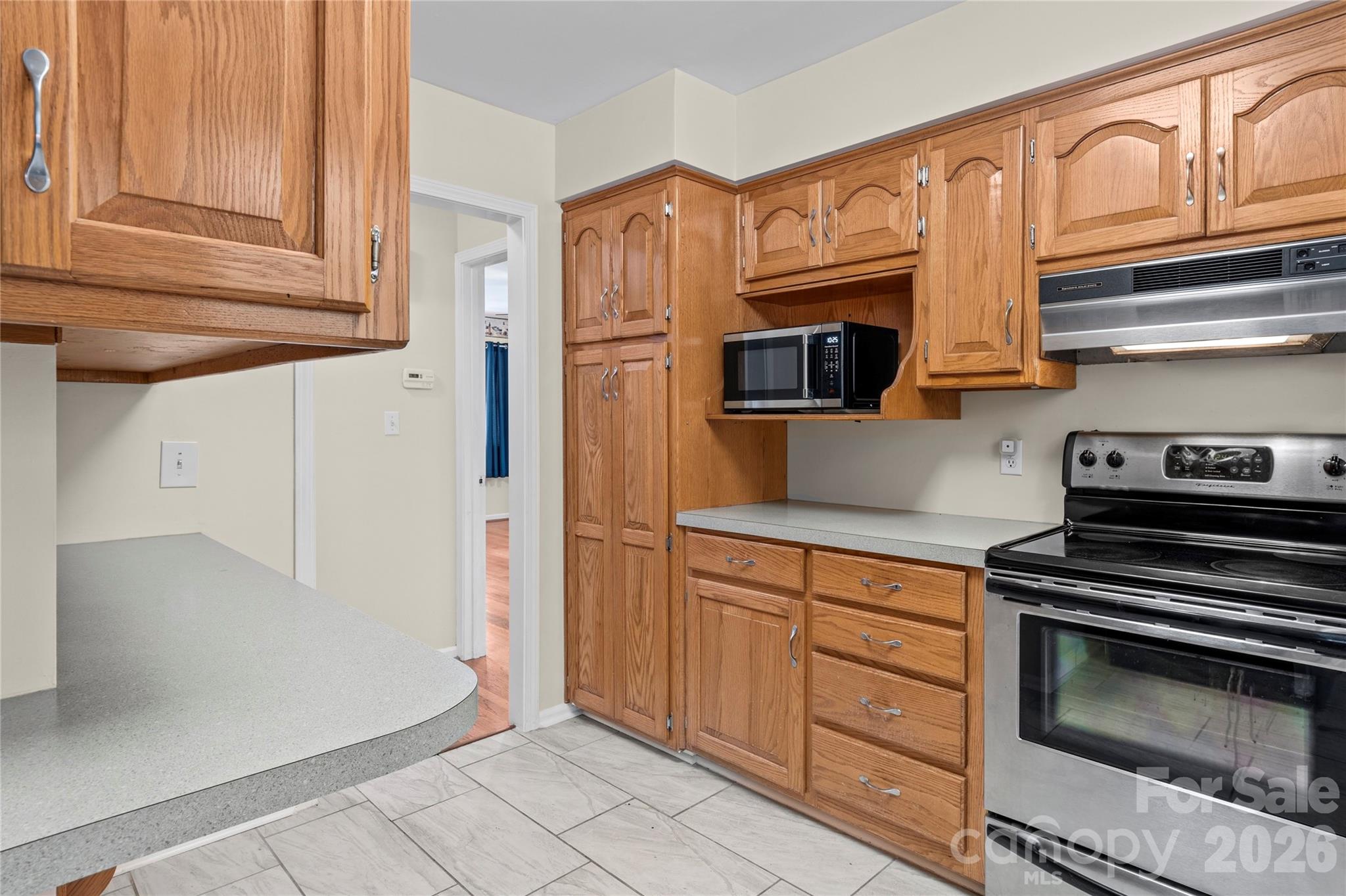 Single Family Residence at 6045 Stone Bluff Drive, Clemmons, photo 18 of 46