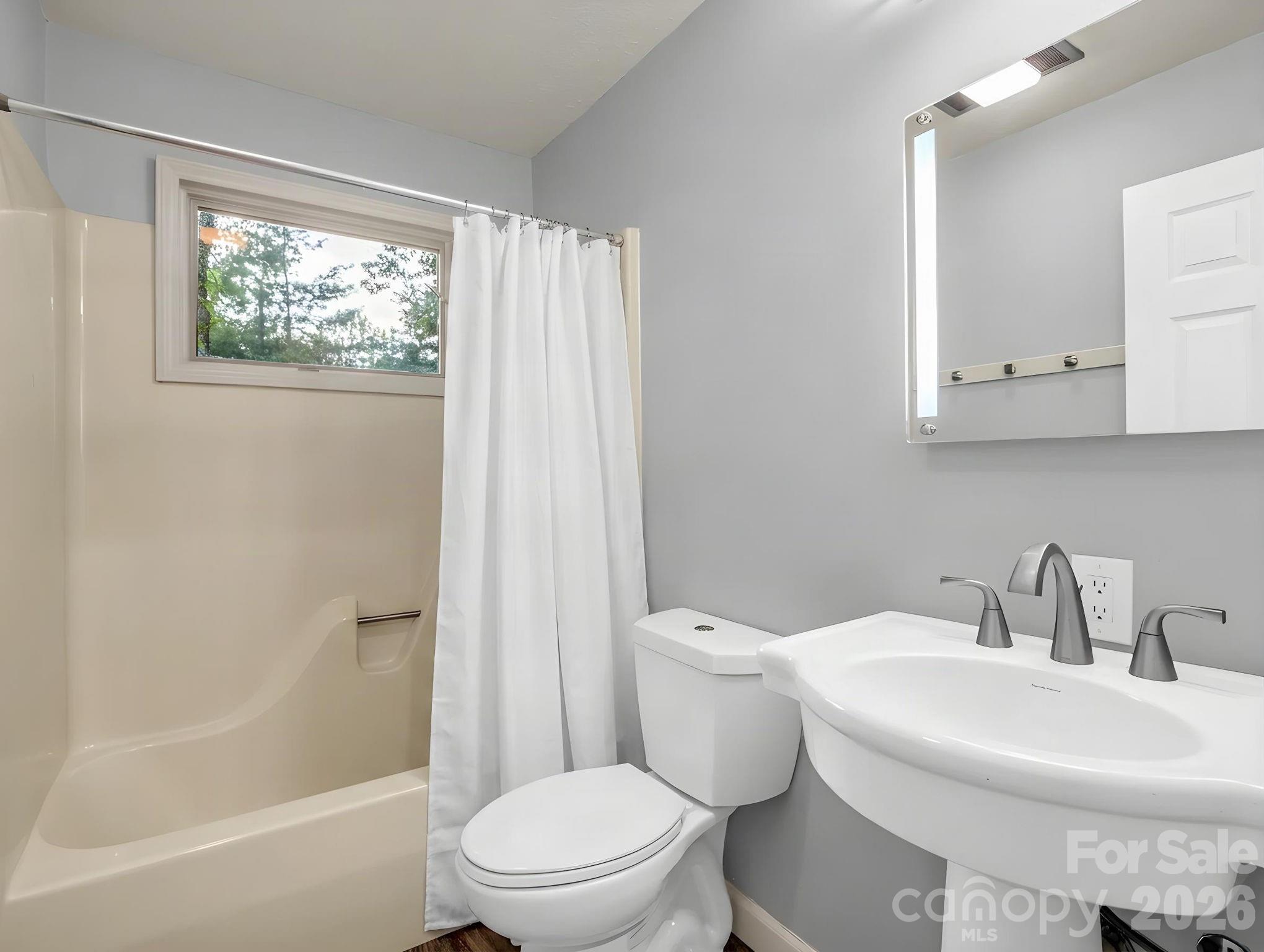 Main Level, FULL Bath - 10 Chestnut Ridge Road, Mills River