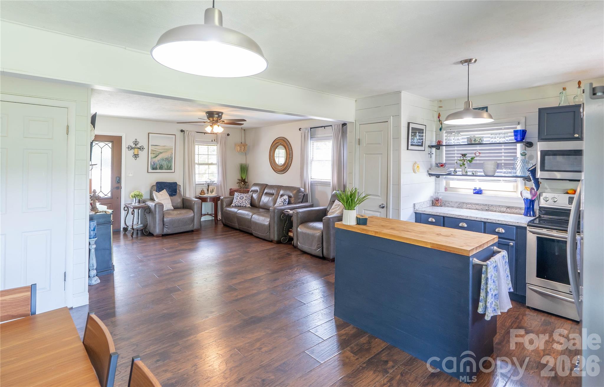 Single Family Residence at 130 Beaverdam Heights Drive, Canton, photo 12 of 47