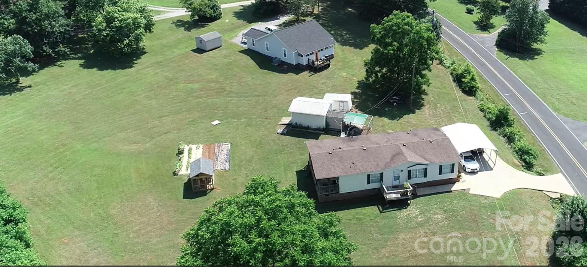 Single Family Residence at 725 Ed Hamrick Road, Shelby, photo 3 of 10