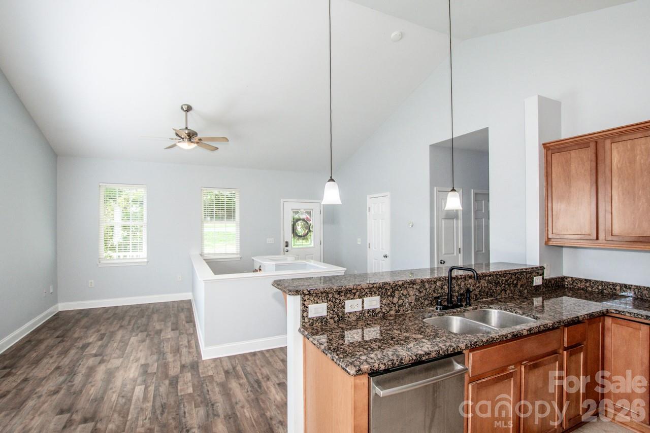 Single Family Residence at 127 Wood Acre Drive, Mooresville, photo 6 of 28