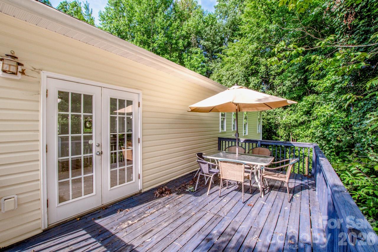 Single Family Residence at 127 Wood Acre Drive, Mooresville, photo 25 of 28