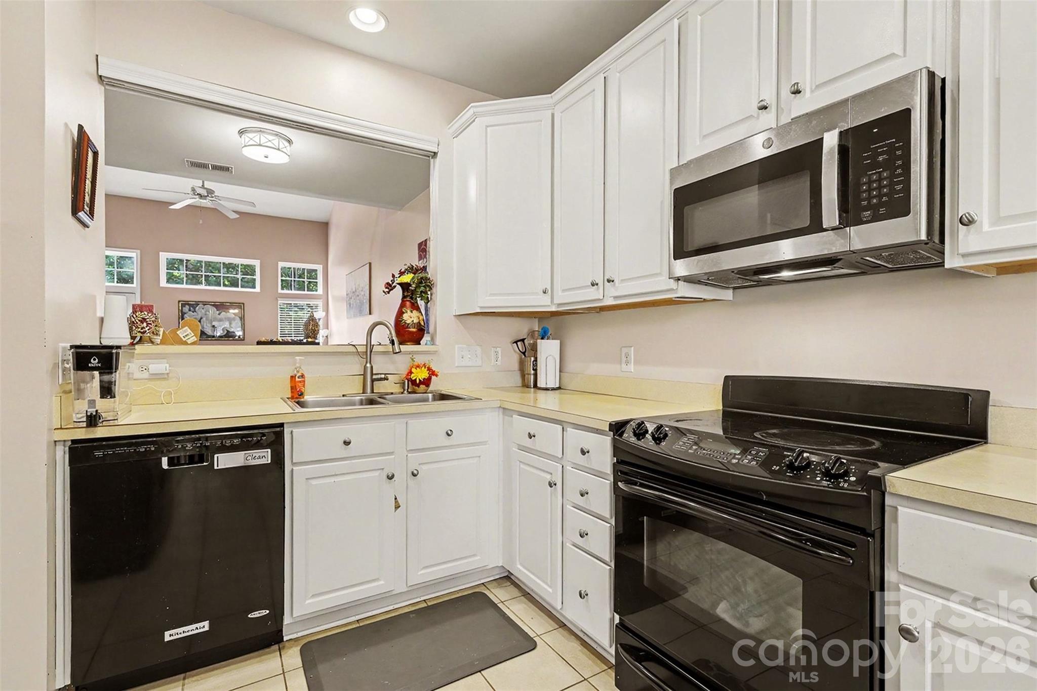 Townhouse at 9523 Shumacher Avenue NW, Concord, photo 4 of 31
