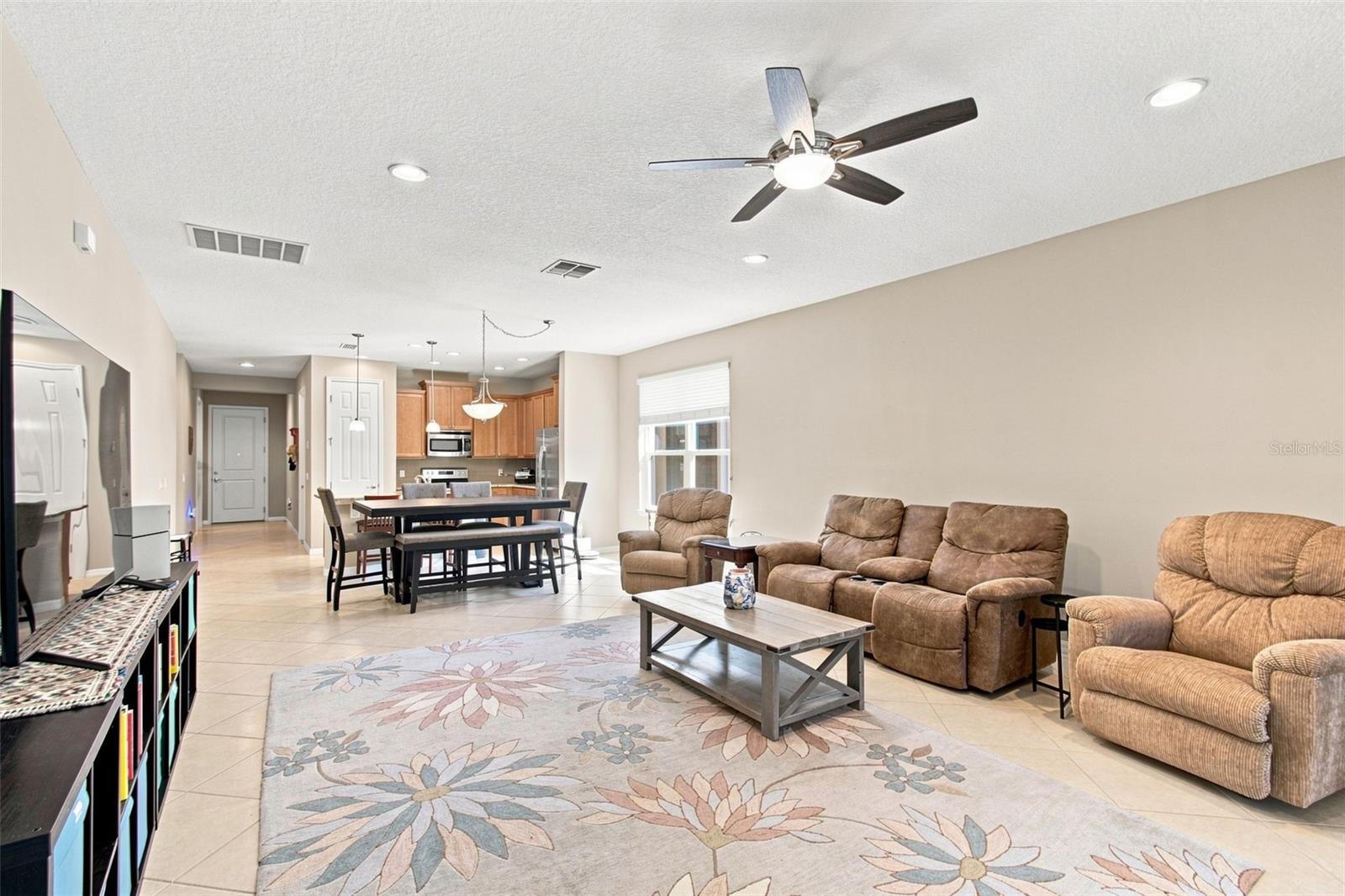Open concept living area - 1055 HARBOR RIDGE DR, KISSIMMEE