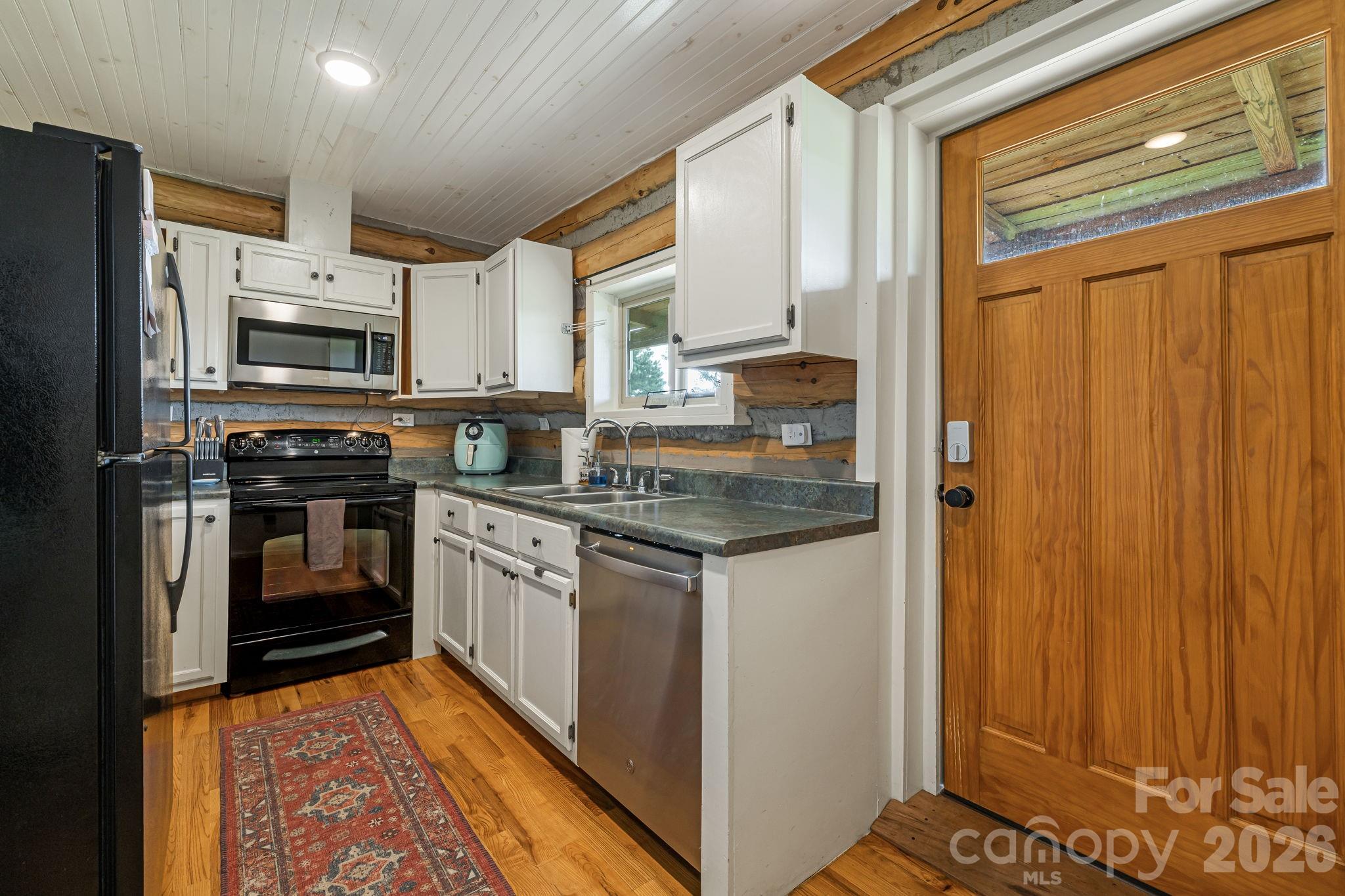 Single Family Residence at 194 Cabin Hollow Drive, Marshall, photo 9 of 26