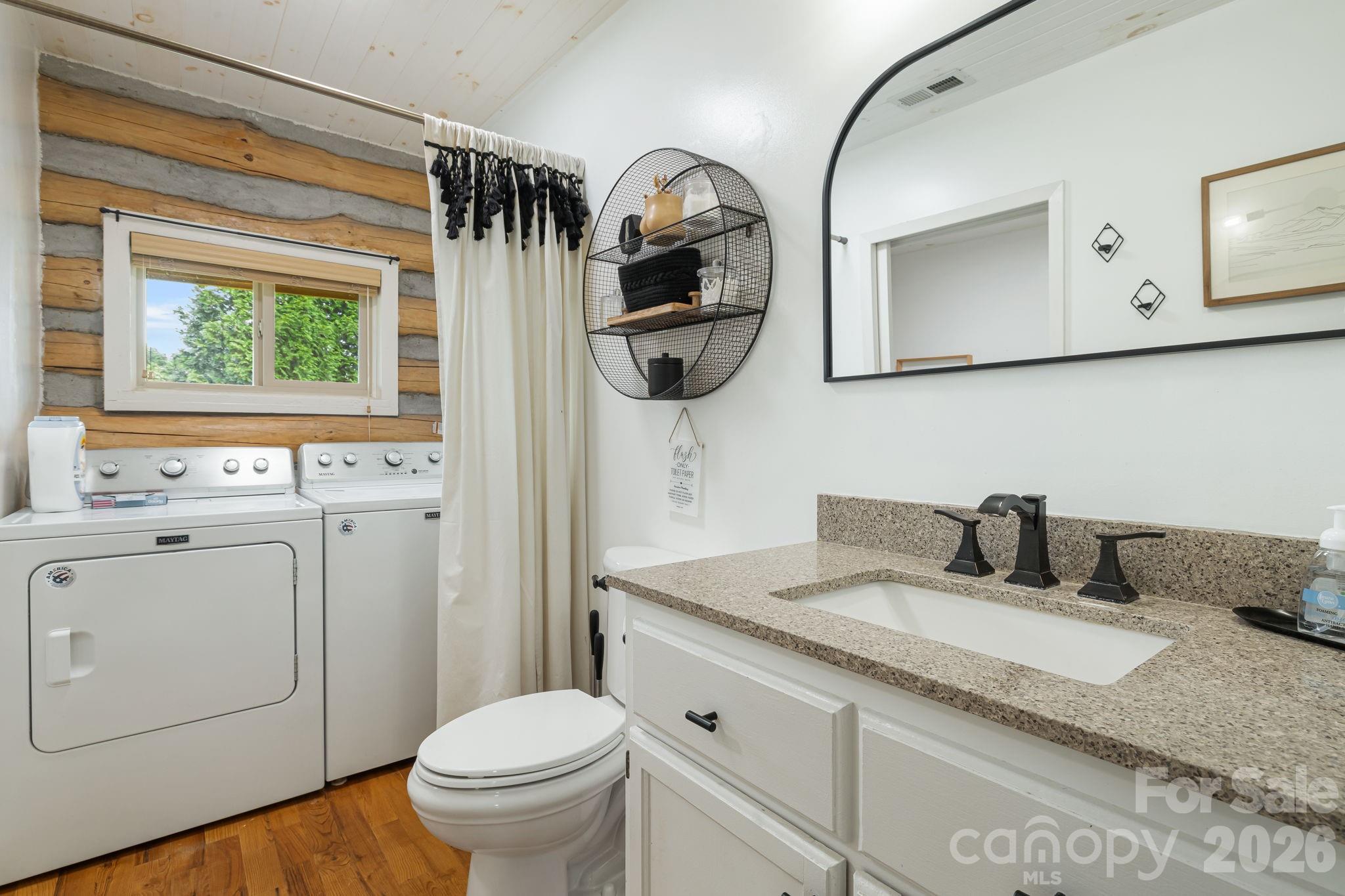 Single Family Residence at 194 Cabin Hollow Drive, Marshall, photo 12 of 26