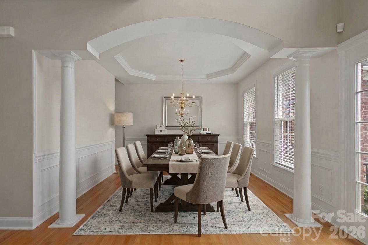 Virtual staging of dining area - 9329 Uxbridge Lane, Huntersville
