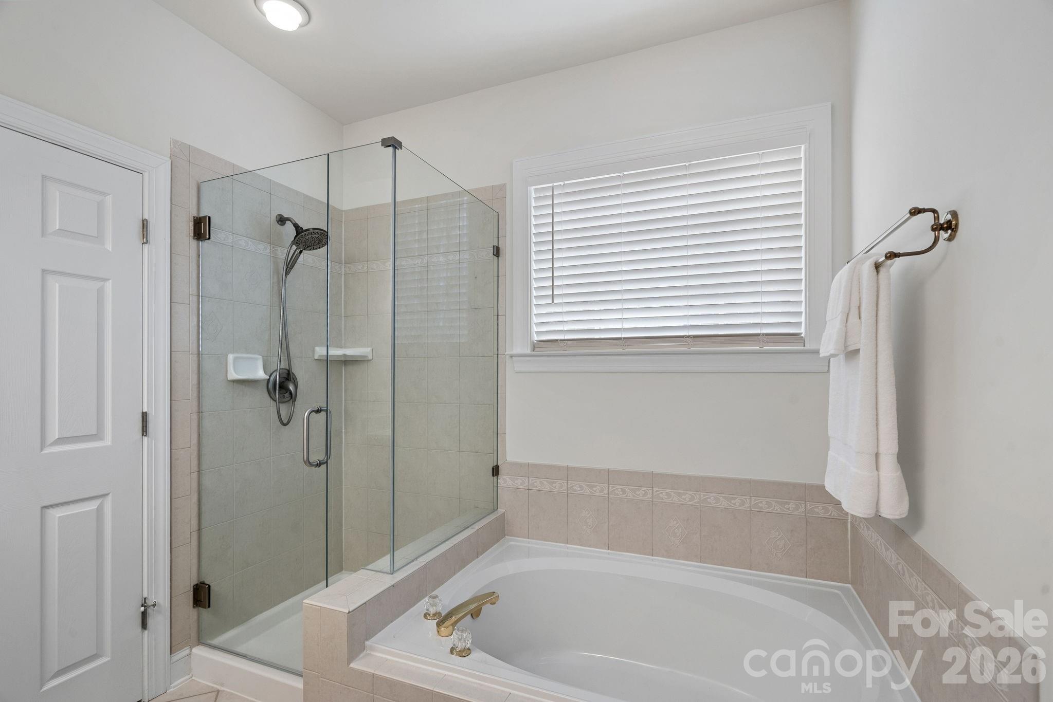 NEW seamless shower door and new fixtures - 9329 Uxbridge Lane, Huntersville
