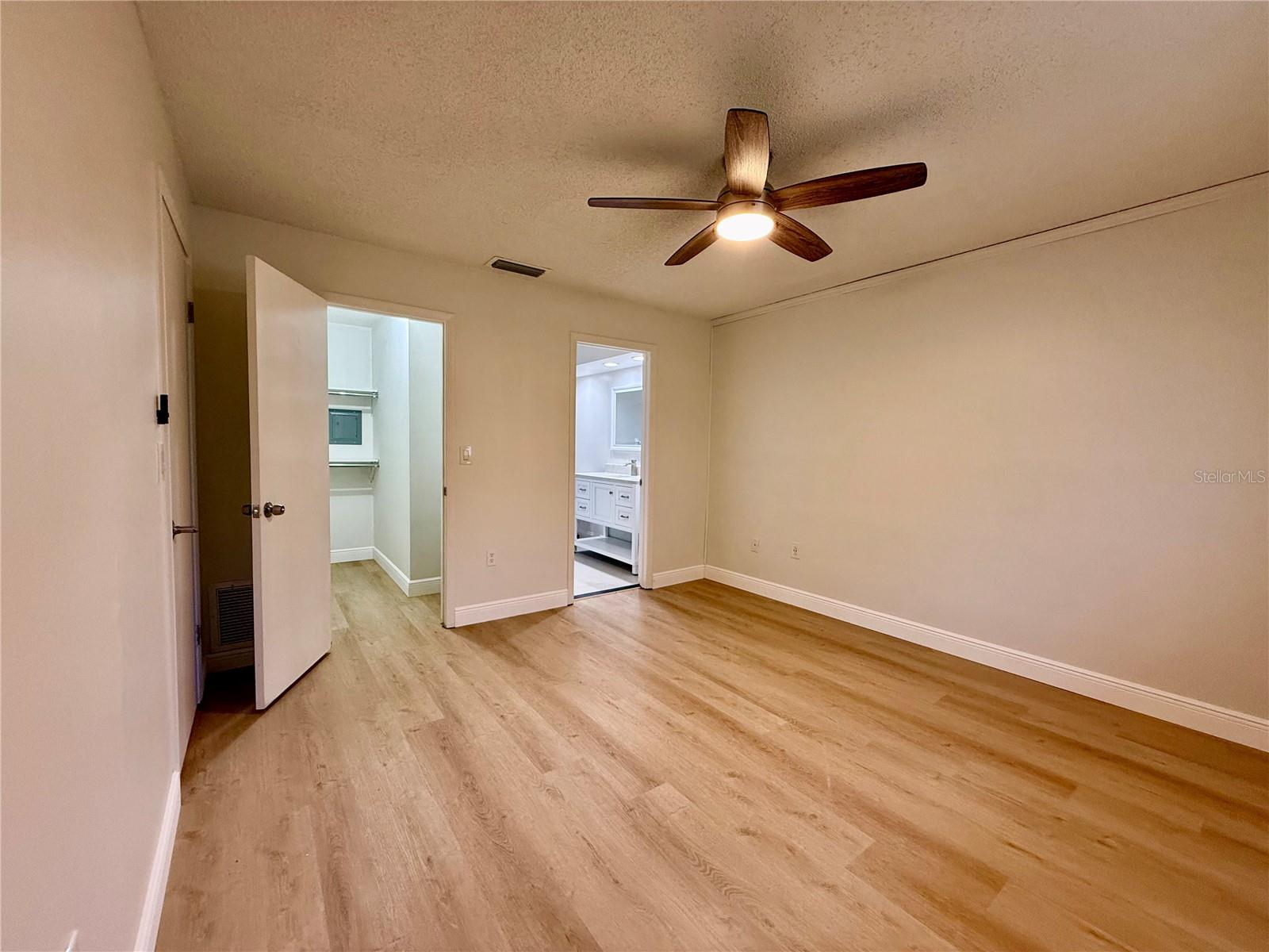 Condominium at 7035 COGNAC DR #5, NEW PORT RICHEY, photo 12 of 47