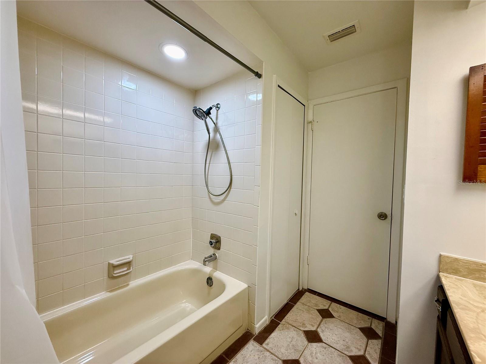 Condominium at 7035 COGNAC DR #5, NEW PORT RICHEY, photo 23 of 47