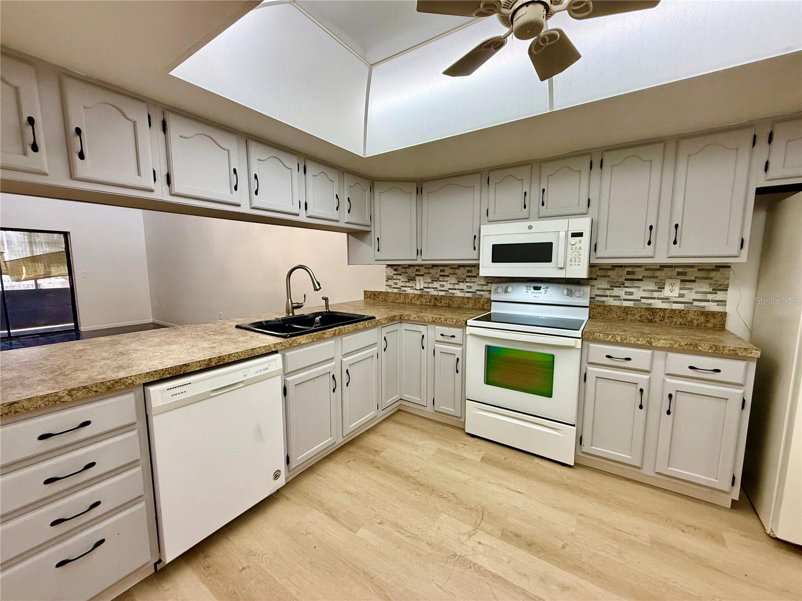 Condominium at 7035 COGNAC DR #5, NEW PORT RICHEY, photo 27 of 47