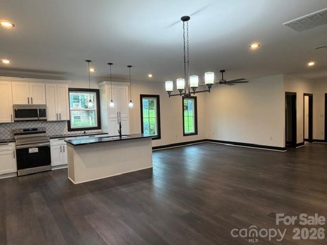 Single Family Residence at 651 Bishs Way, Lincolnton, photo 4 of 37