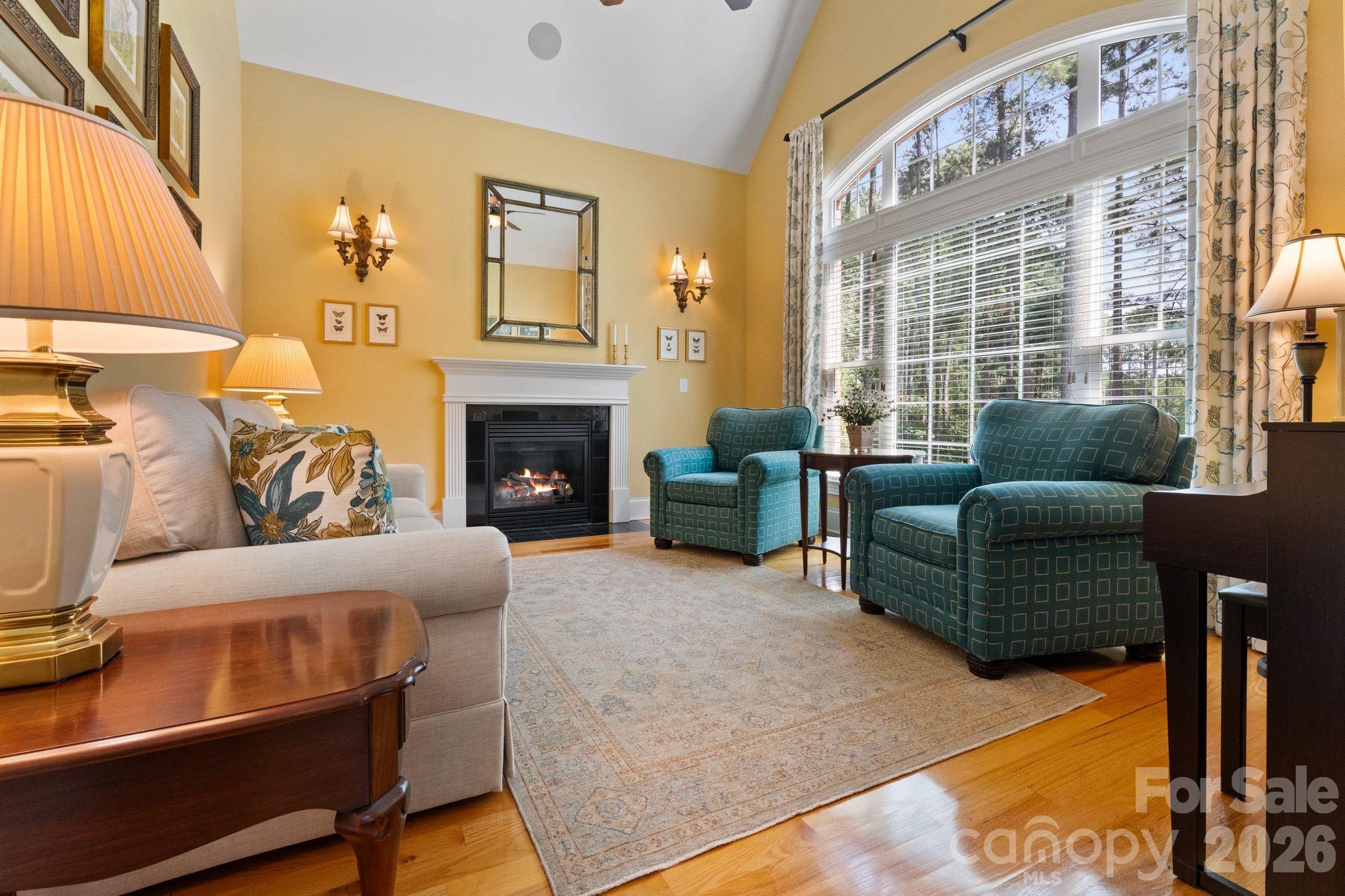 Front Sitting / Sun Room - 7282 James Court, Denver