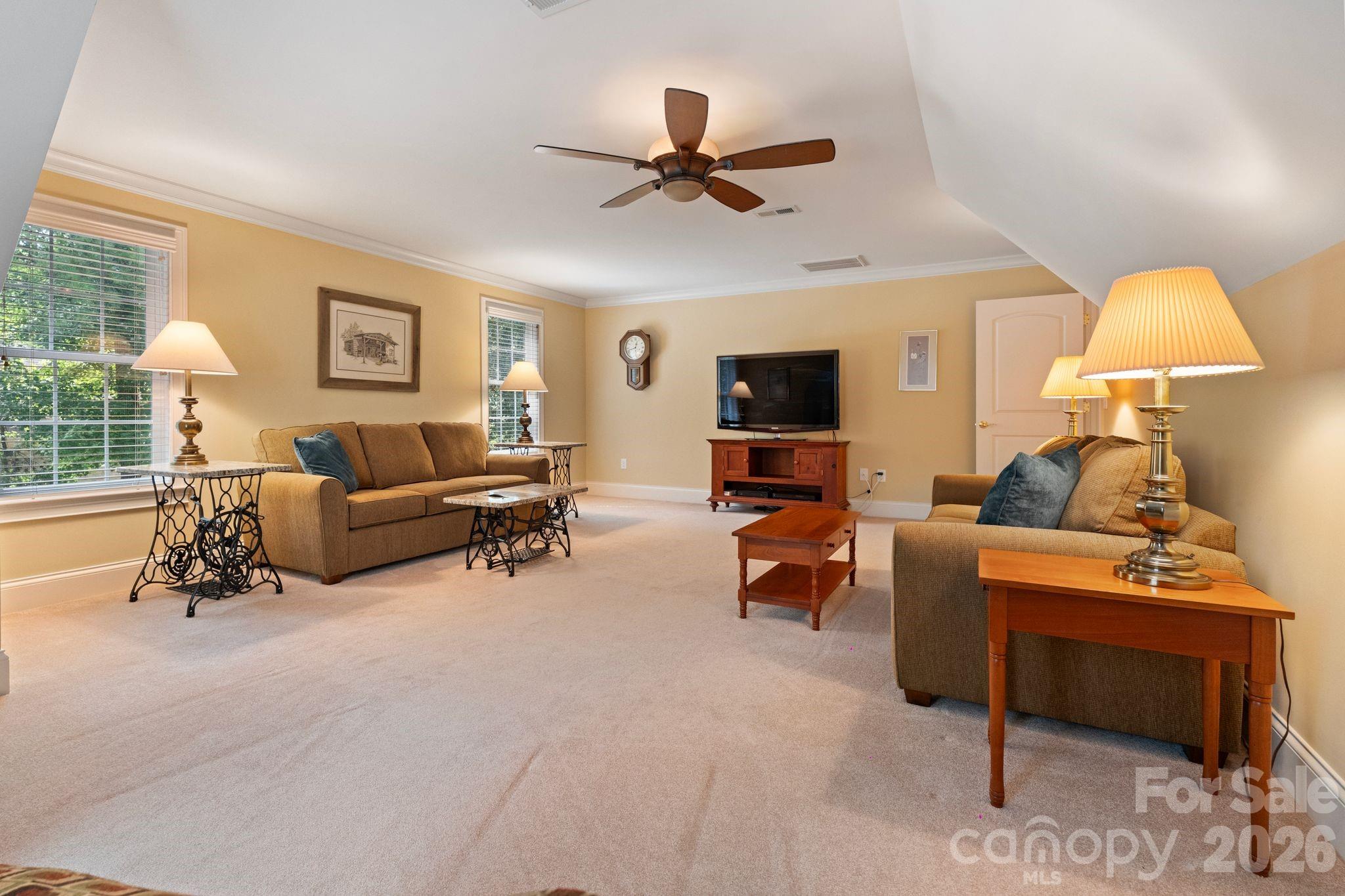 Large Upstairs Bonue - 7282 James Court, Denver