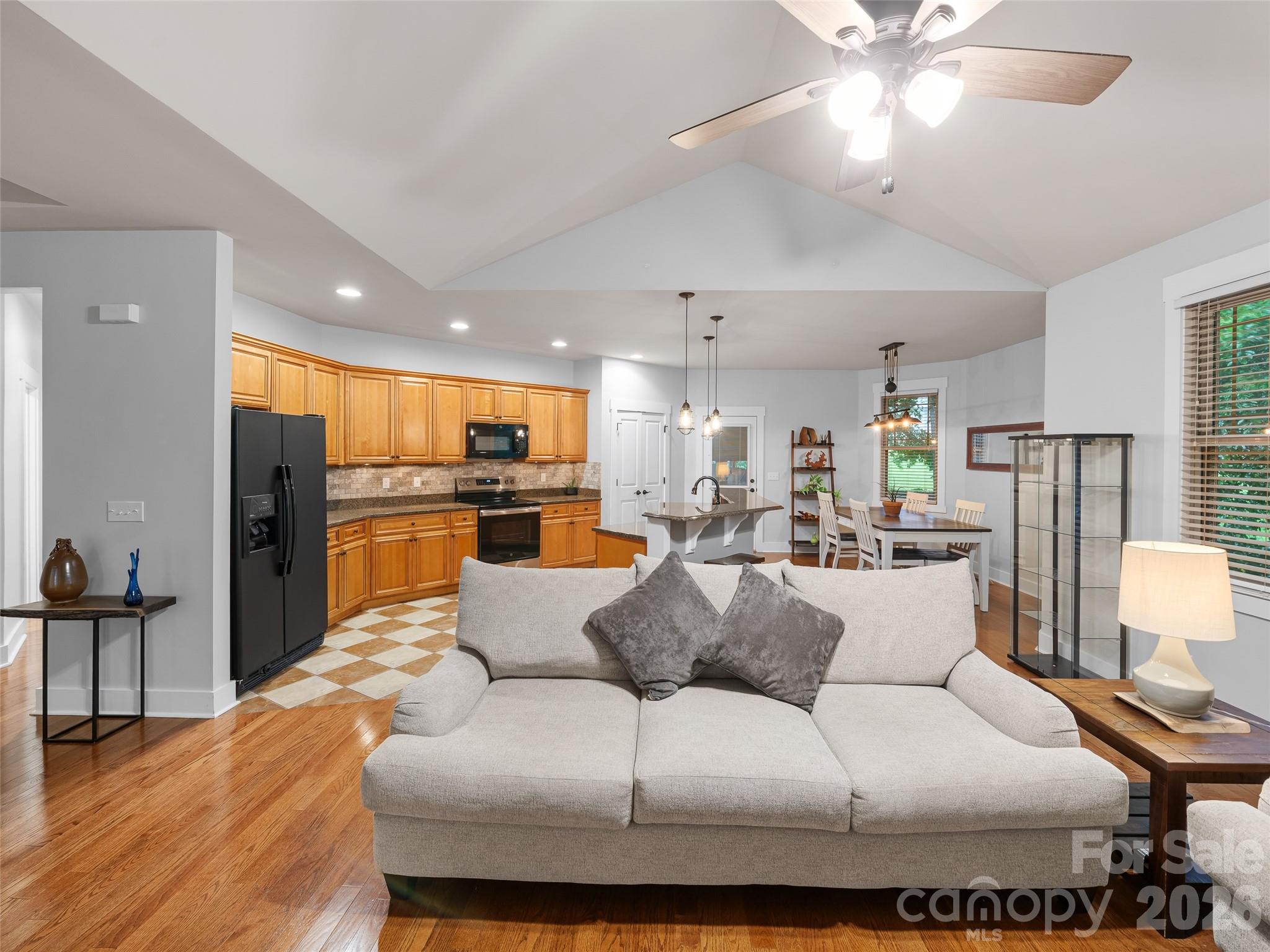 Single Family Residence at 6 Oak Springs Drive, Arden, photo 9 of 37