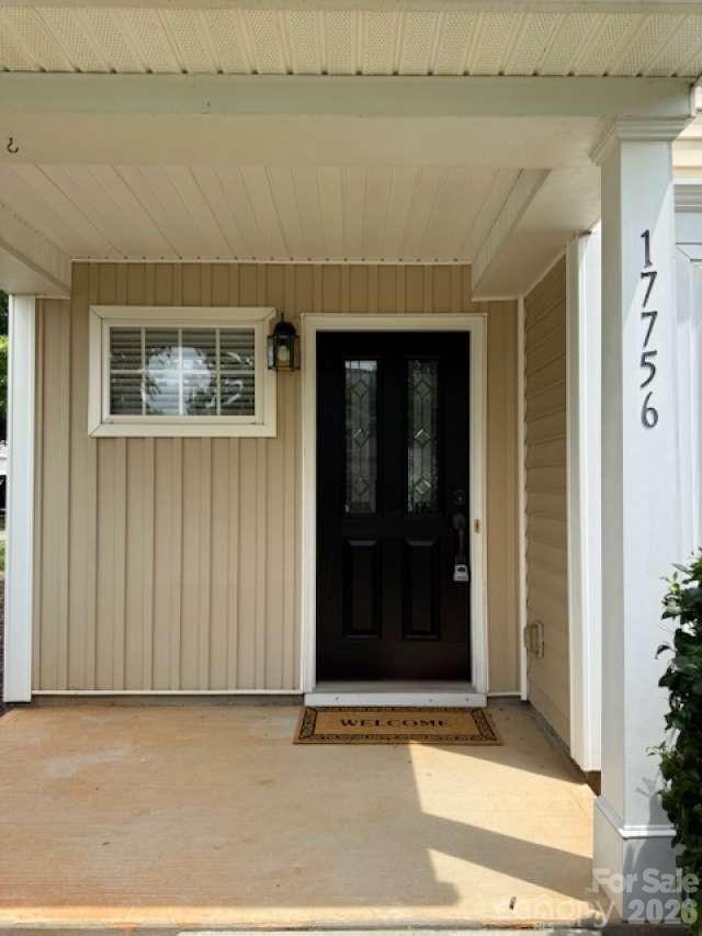 Townhouse at 17756 Trolley Crossing Way, Cornelius, photo 2 of 25