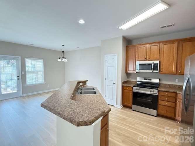 Townhouse at 17756 Trolley Crossing Way, Cornelius, photo 12 of 25