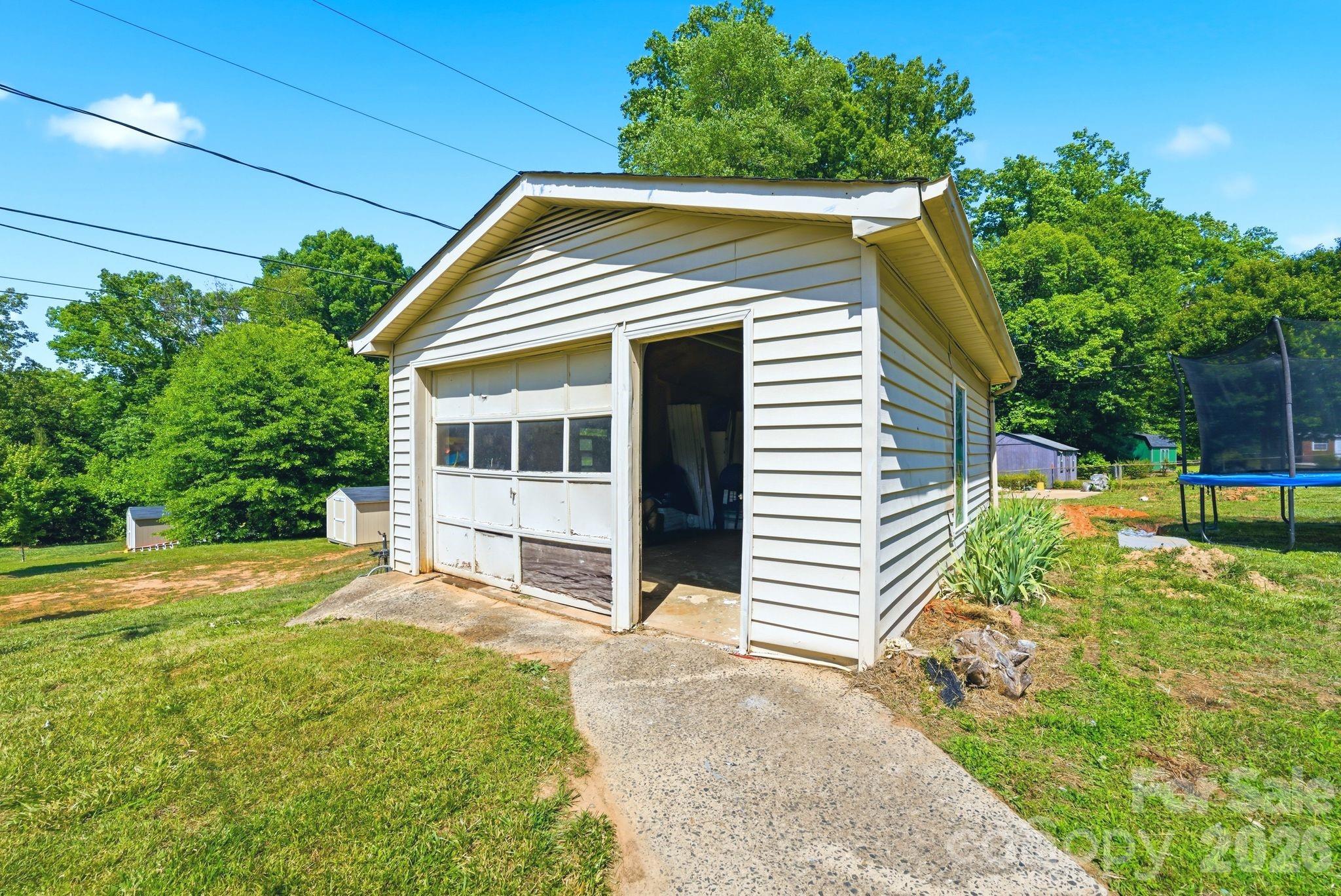 Single Family Residence at 701 E Iowa Avenue, Bessemer City, photo 32 of 35
