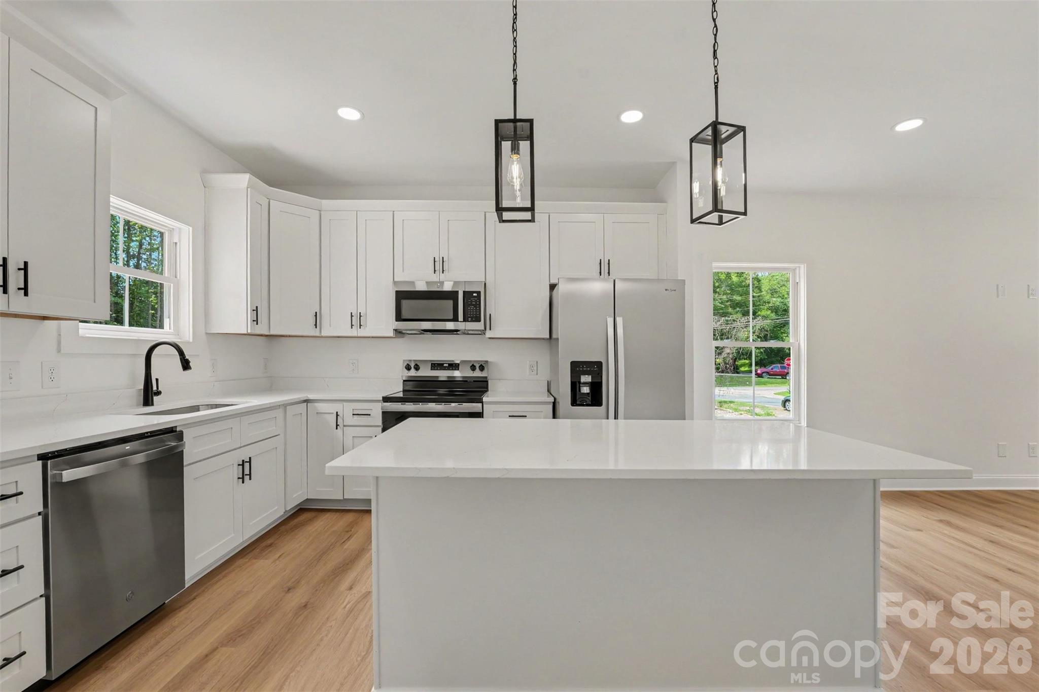 Quartz Countertops, Stainless Steel Appliances, Soft close cabnetry - 749 Jack Street, Kannapolis