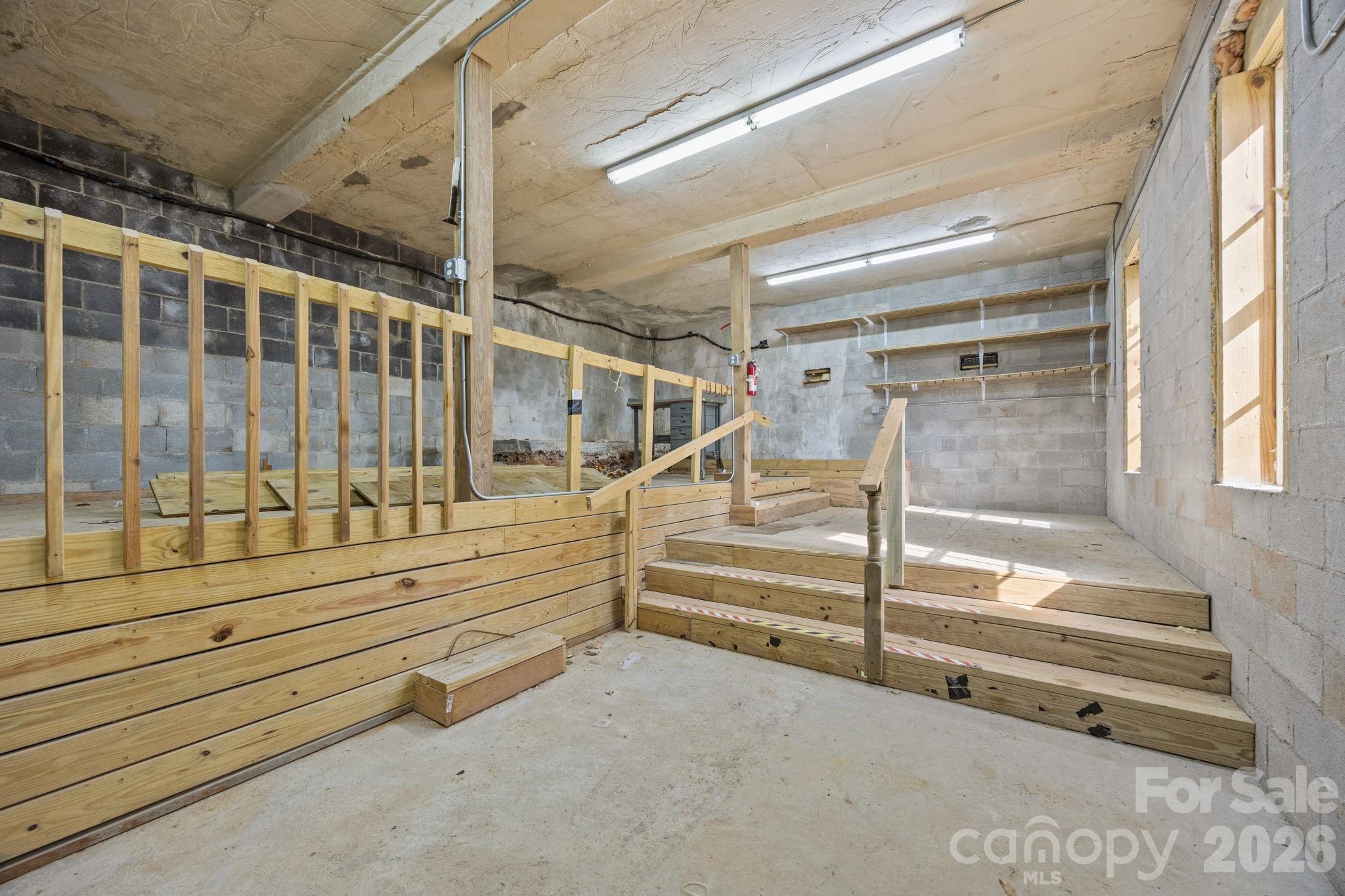 Separate workshop space for the craftsman - 1105 High Vista Drive, Mills River