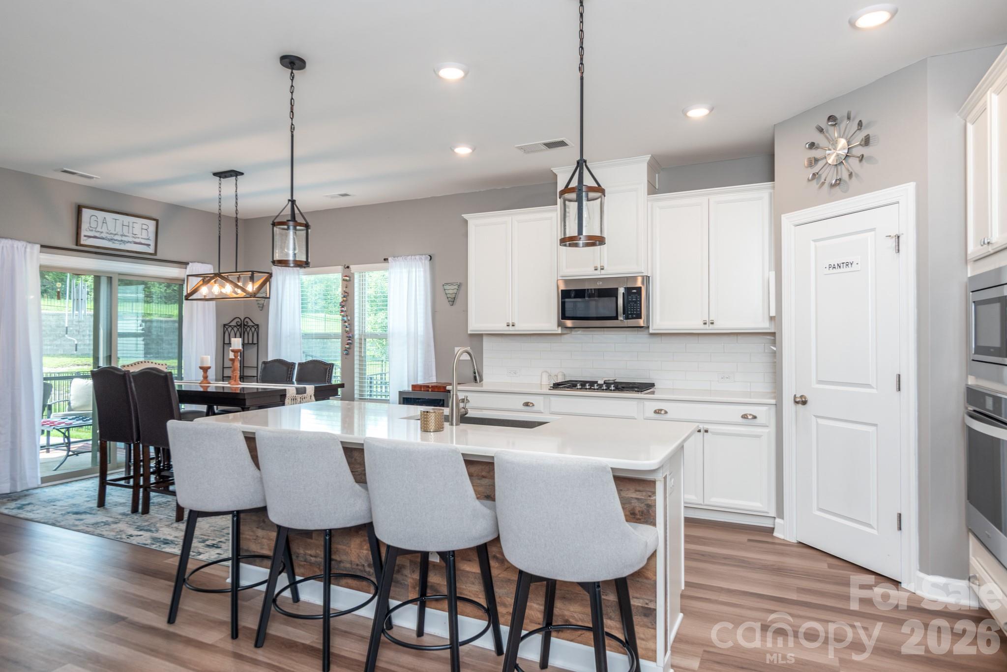 Kitchen island - 5134 Turtle Creek Drive, Denver