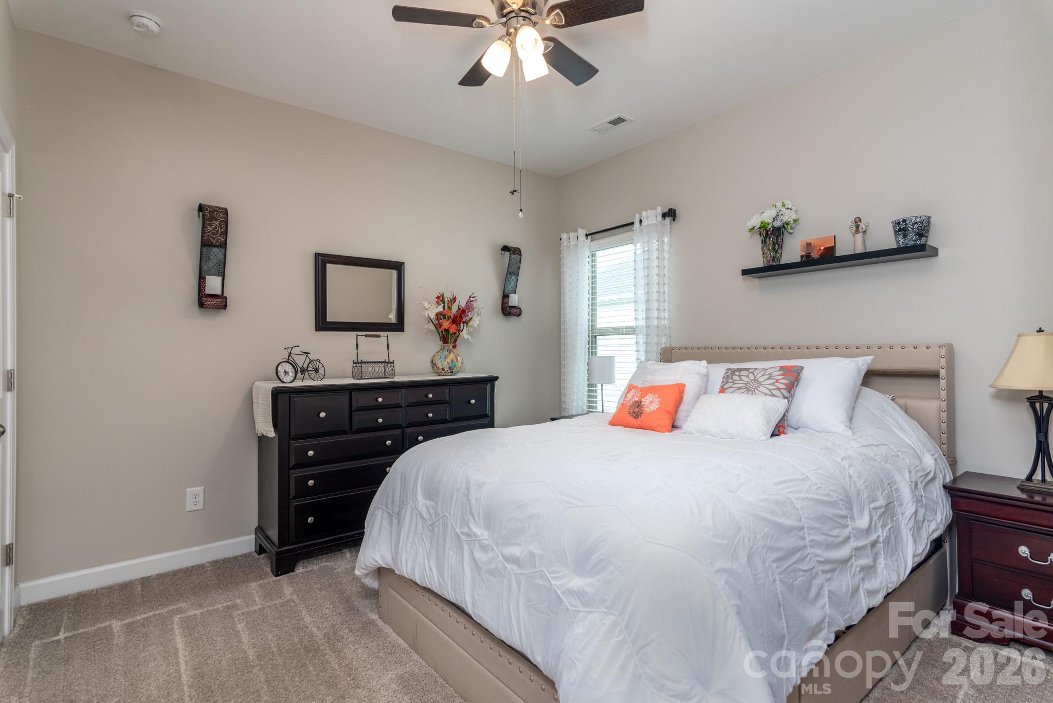 Guest bedroom - 5134 Turtle Creek Drive, Denver