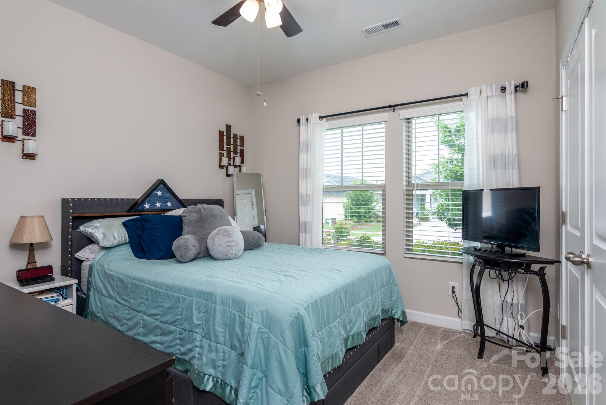 Guest bedroom - 5134 Turtle Creek Drive, Denver