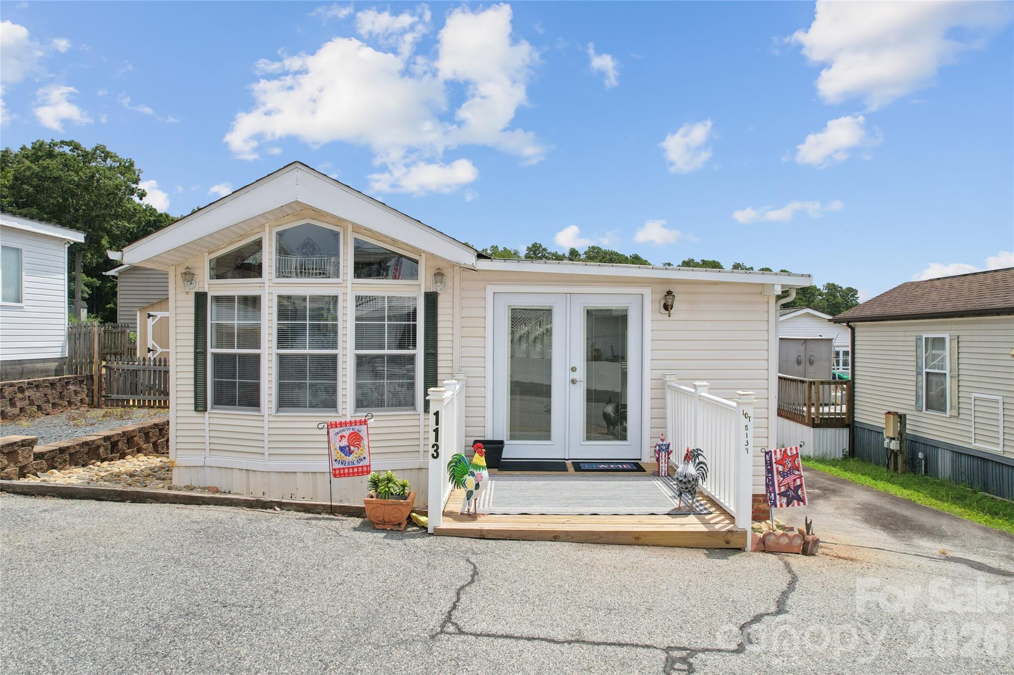 Single Family Residence at 113 Dare Lane, New London, photo 3 of 39