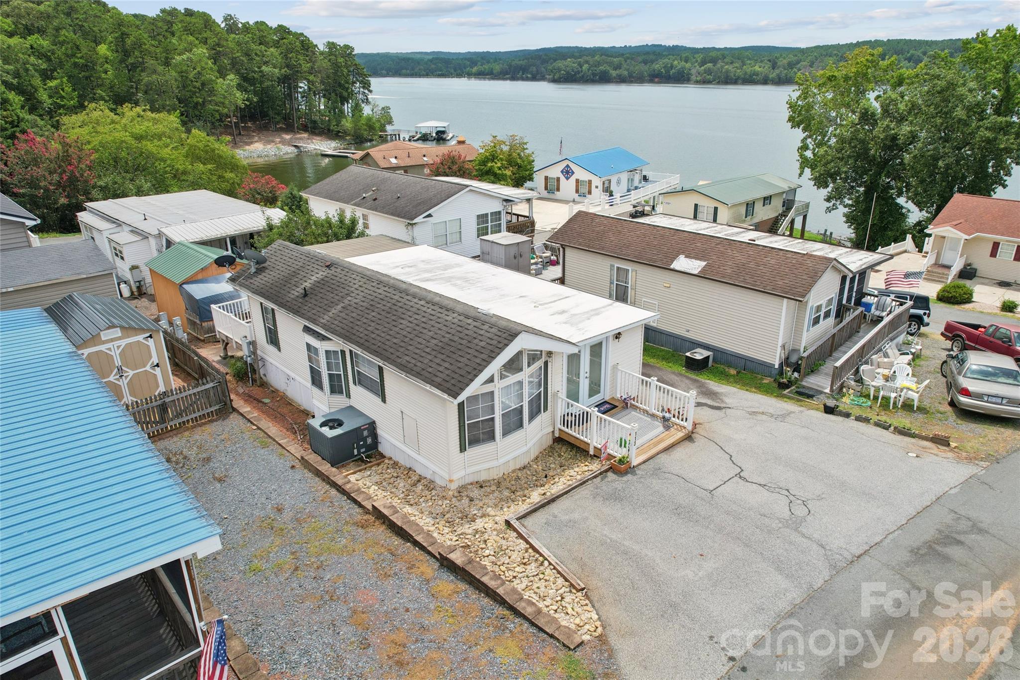 Single Family Residence at 113 Dare Lane, New London, photo 4 of 39
