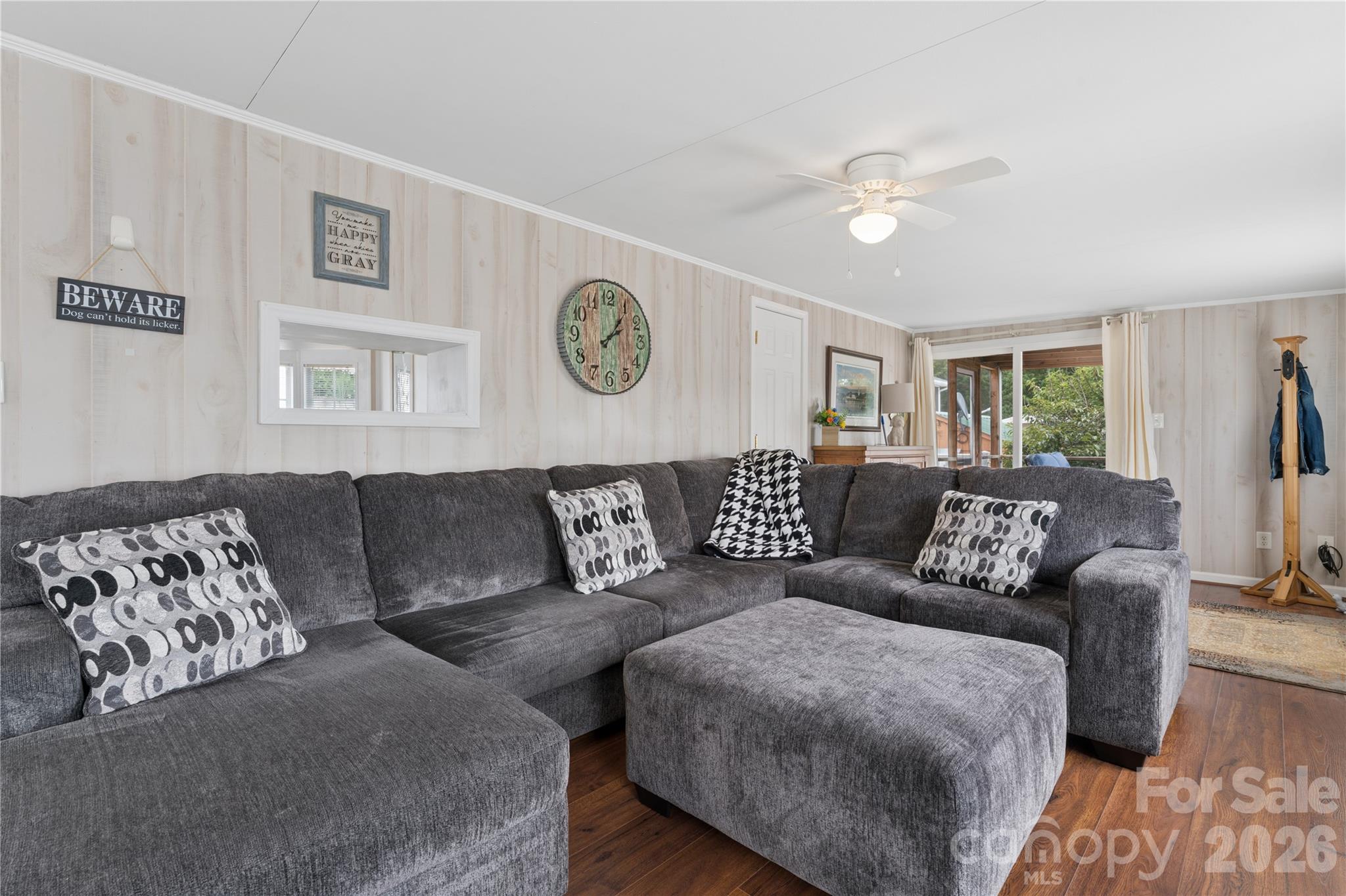 Single Family Residence at 113 Dare Lane, New London, photo 10 of 39