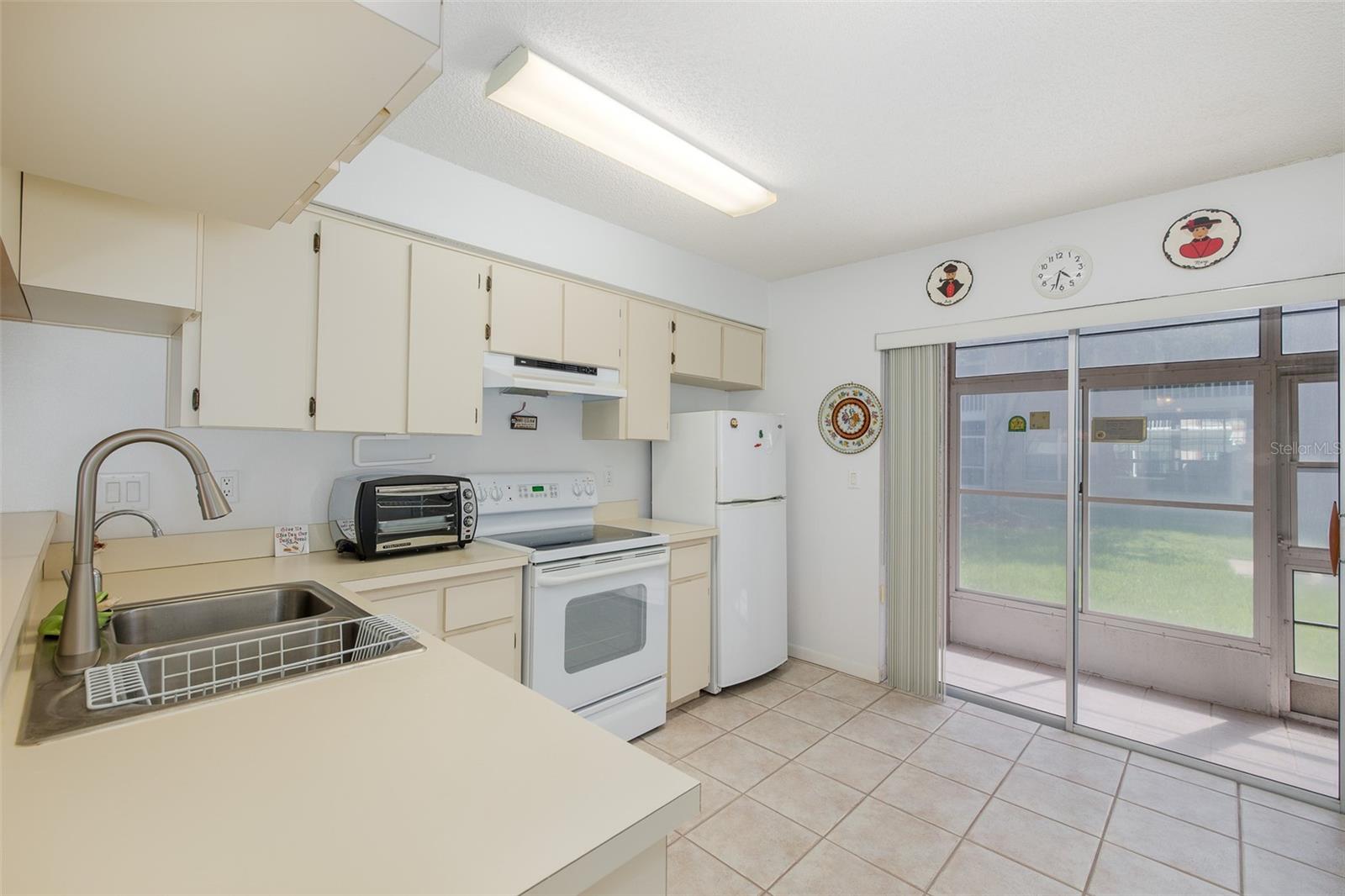 Condominium at 4804 MYRTLE OAK DR #13, NEW PORT RICHEY, photo 14 of 35