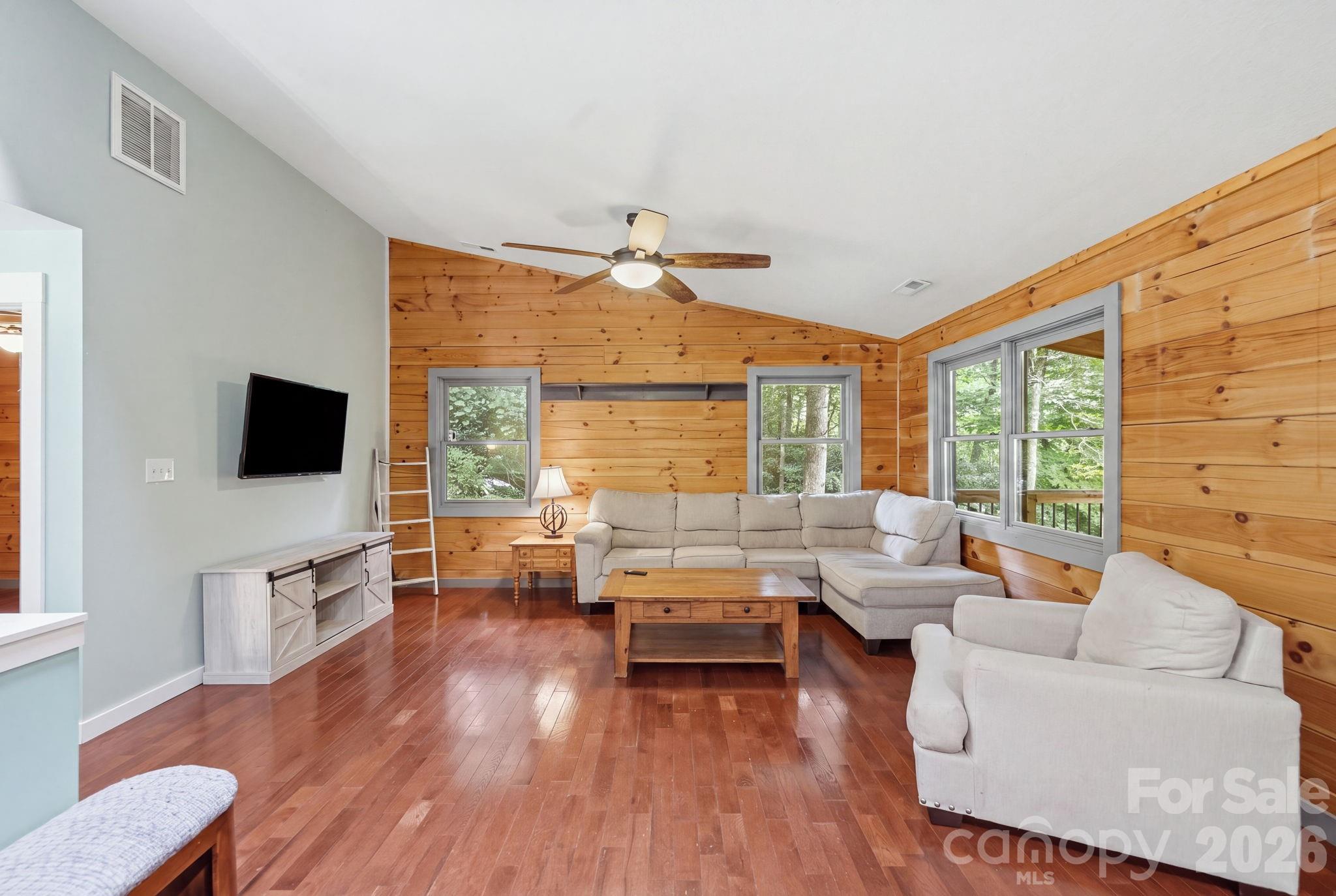 Single Family Residence at 4035 Bald Creek Road, Clyde, photo 3 of 43
