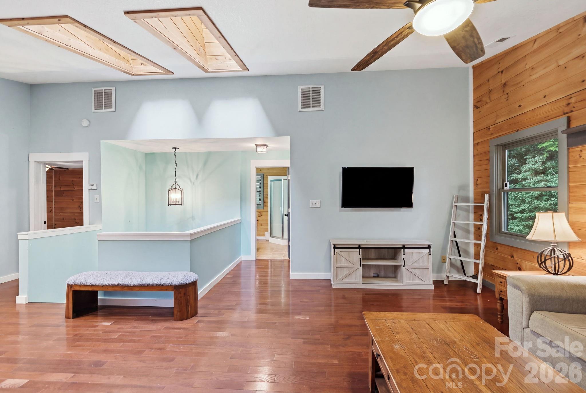 Single Family Residence at 4035 Bald Creek Road, Clyde, photo 4 of 43
