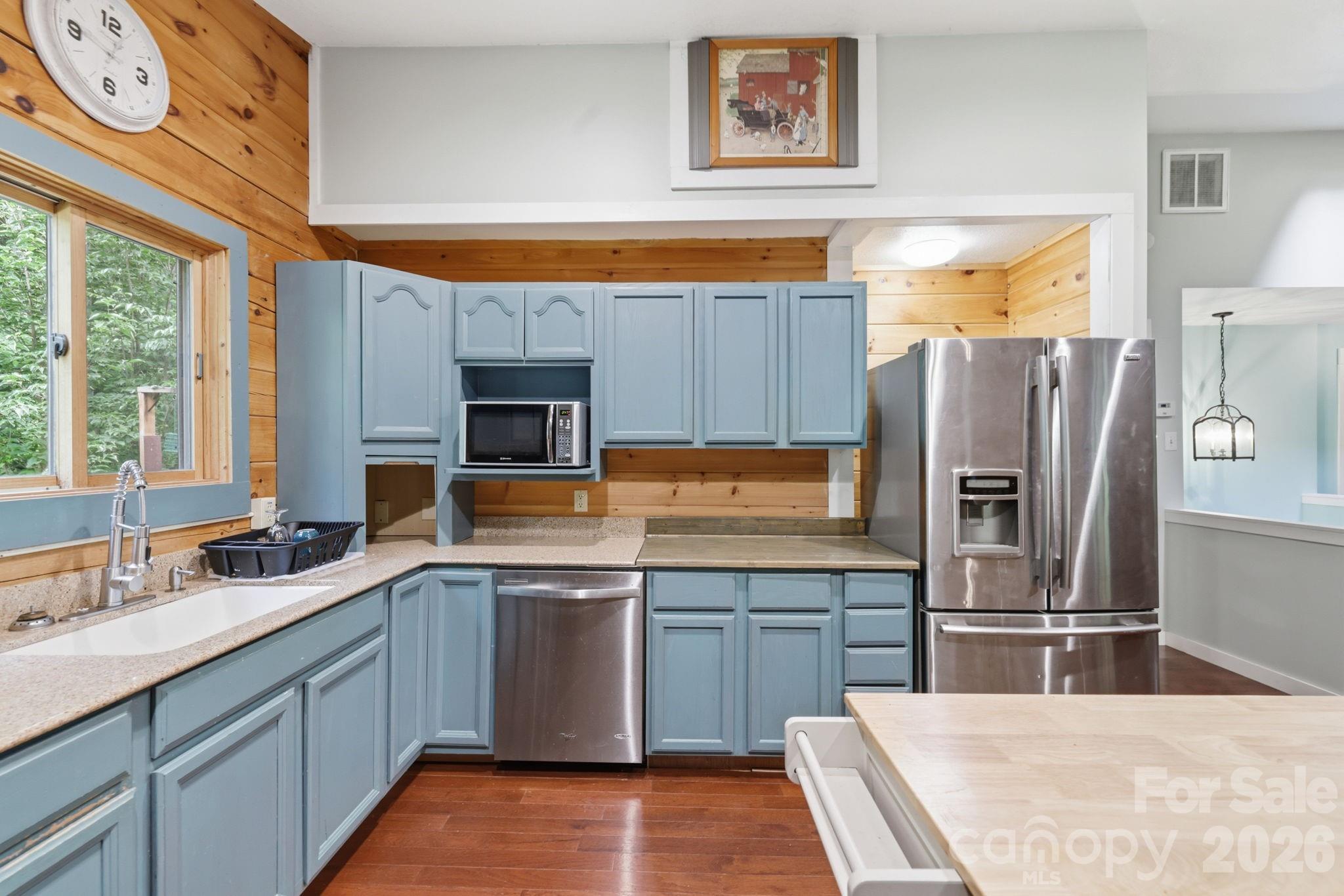Single Family Residence at 4035 Bald Creek Road, Clyde, photo 5 of 43