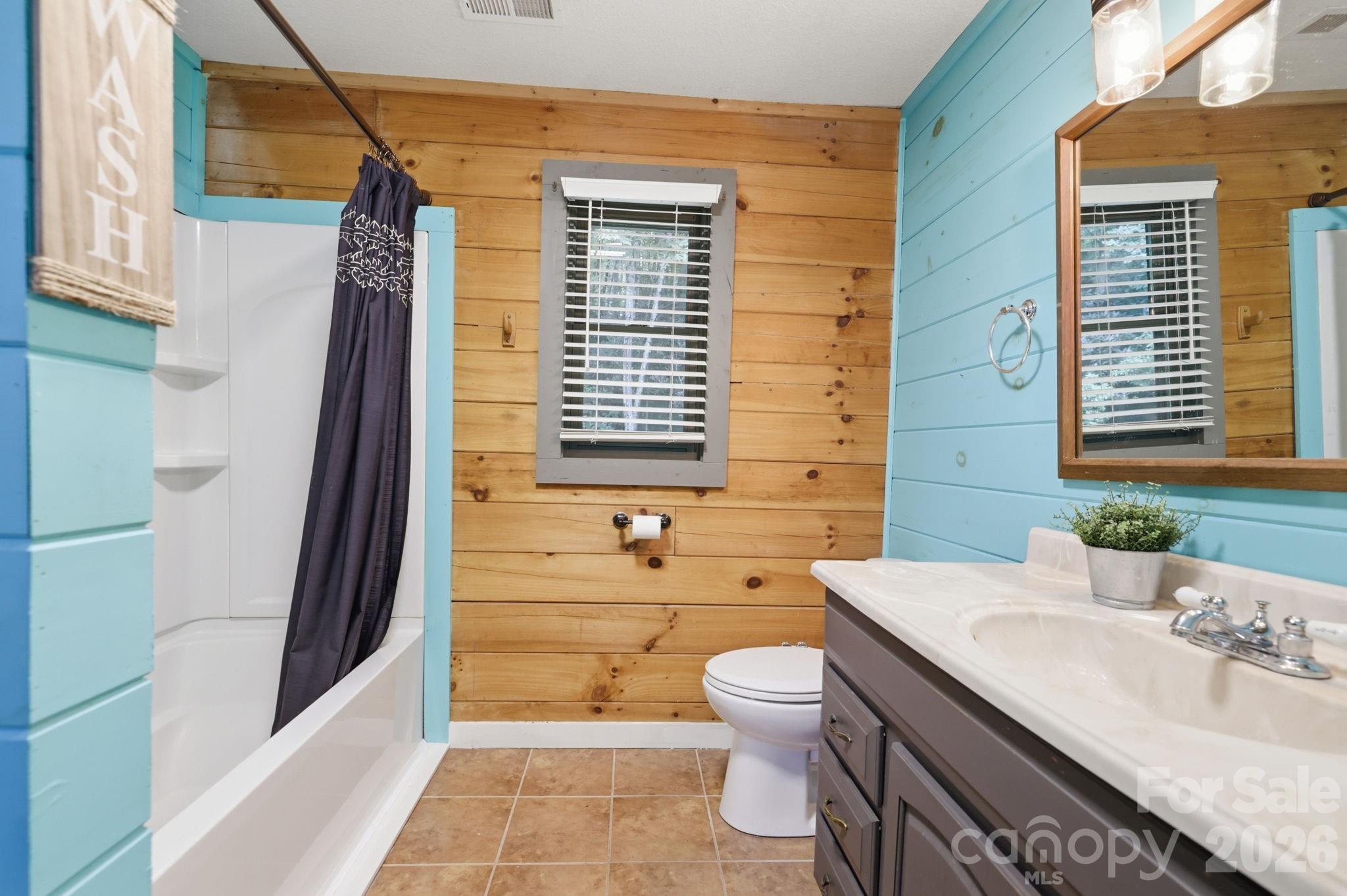 Single Family Residence at 4035 Bald Creek Road, Clyde, photo 16 of 43