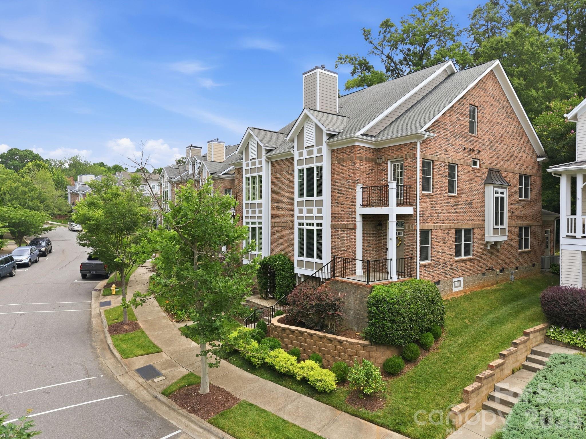 Townhouse at 425 Spring Street, Davidson, photo 2 of 48