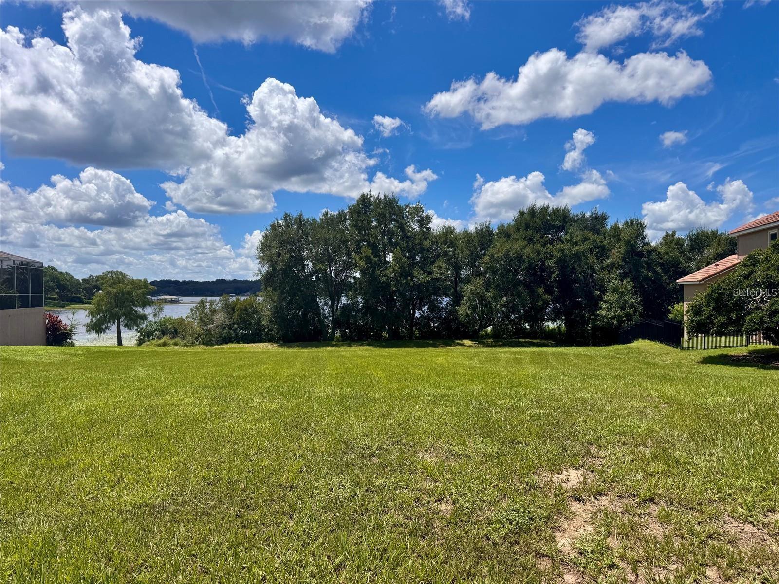 10642 CRESCENT LAKE CT