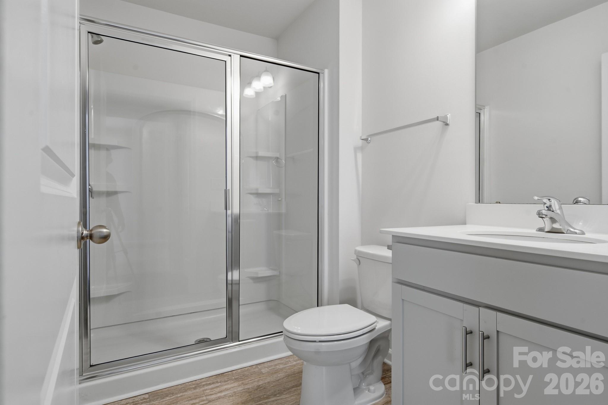 Bathroom Main Level - 3168 Green Apple Drive, Dallas