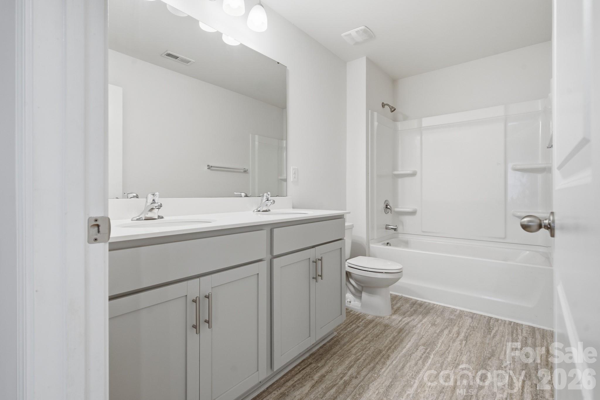 Bathroom 3 - 3168 Green Apple Drive, Dallas