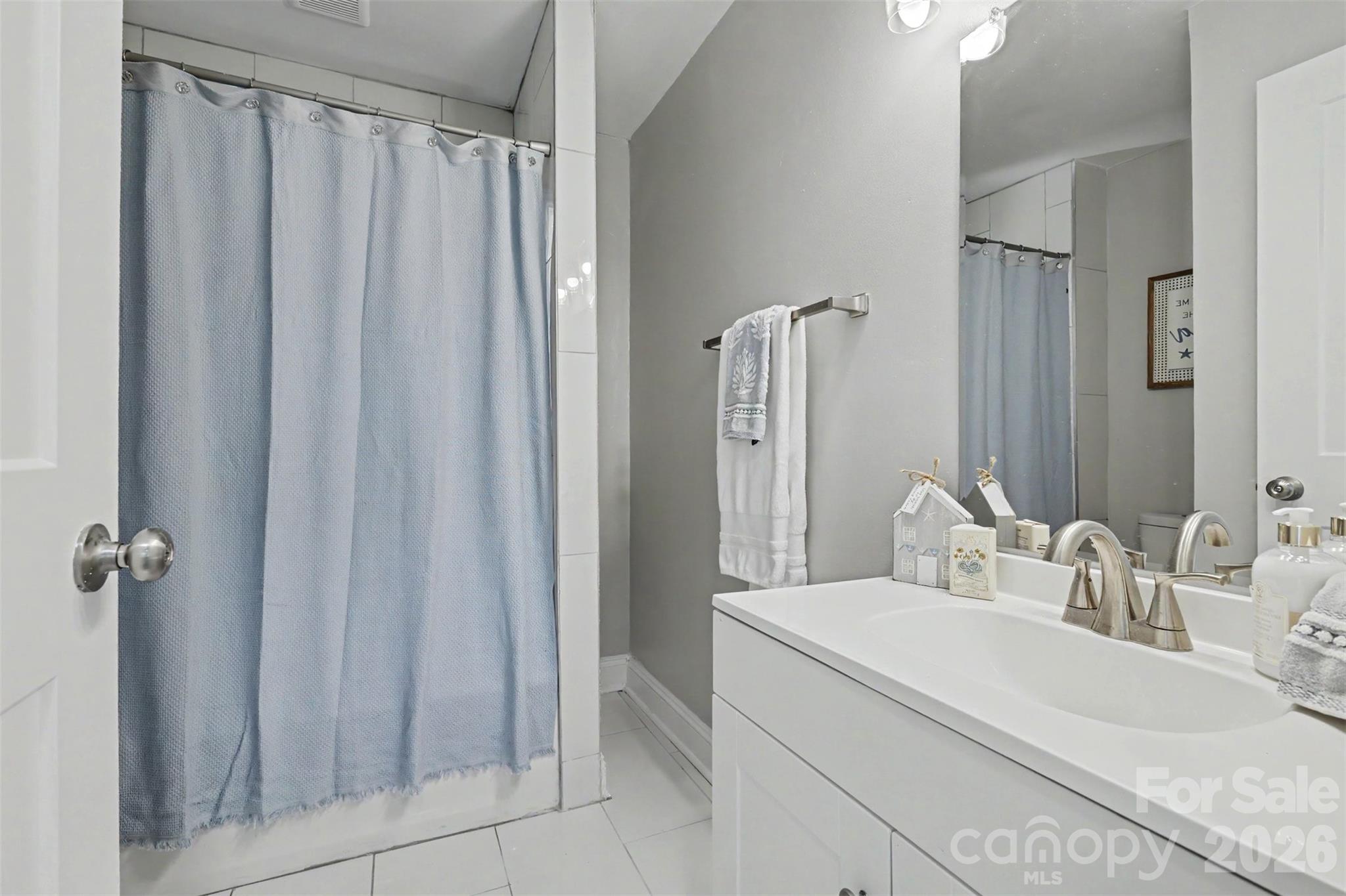 2nd Bathroom - 6917 Navajo Trail, Sherrills Ford