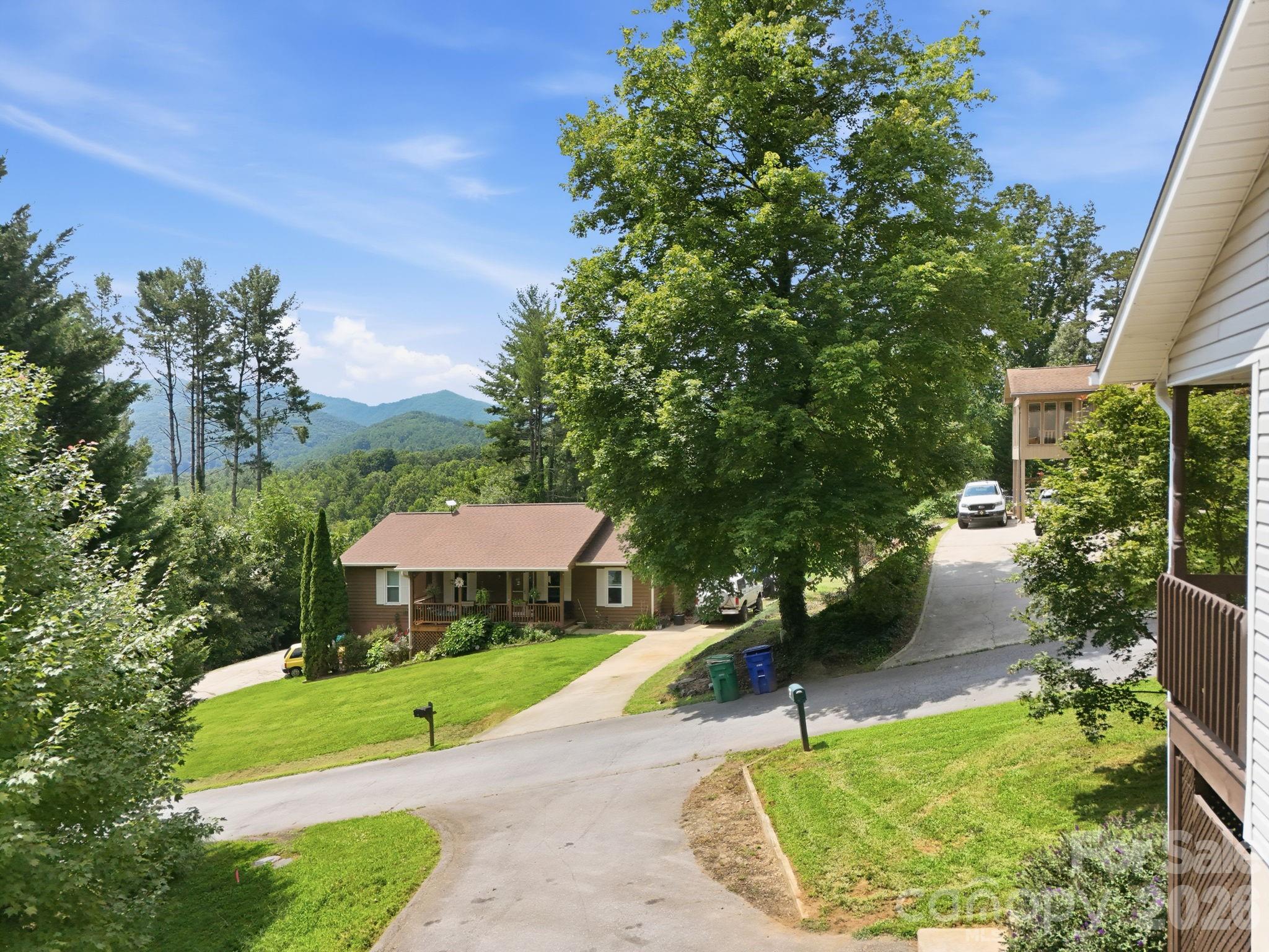 Mountain views - 16 Westwood Drive, Candler