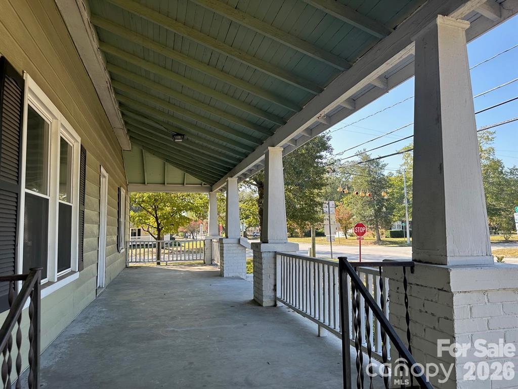 Covered Porch - 102 N Minor Street, Kershaw