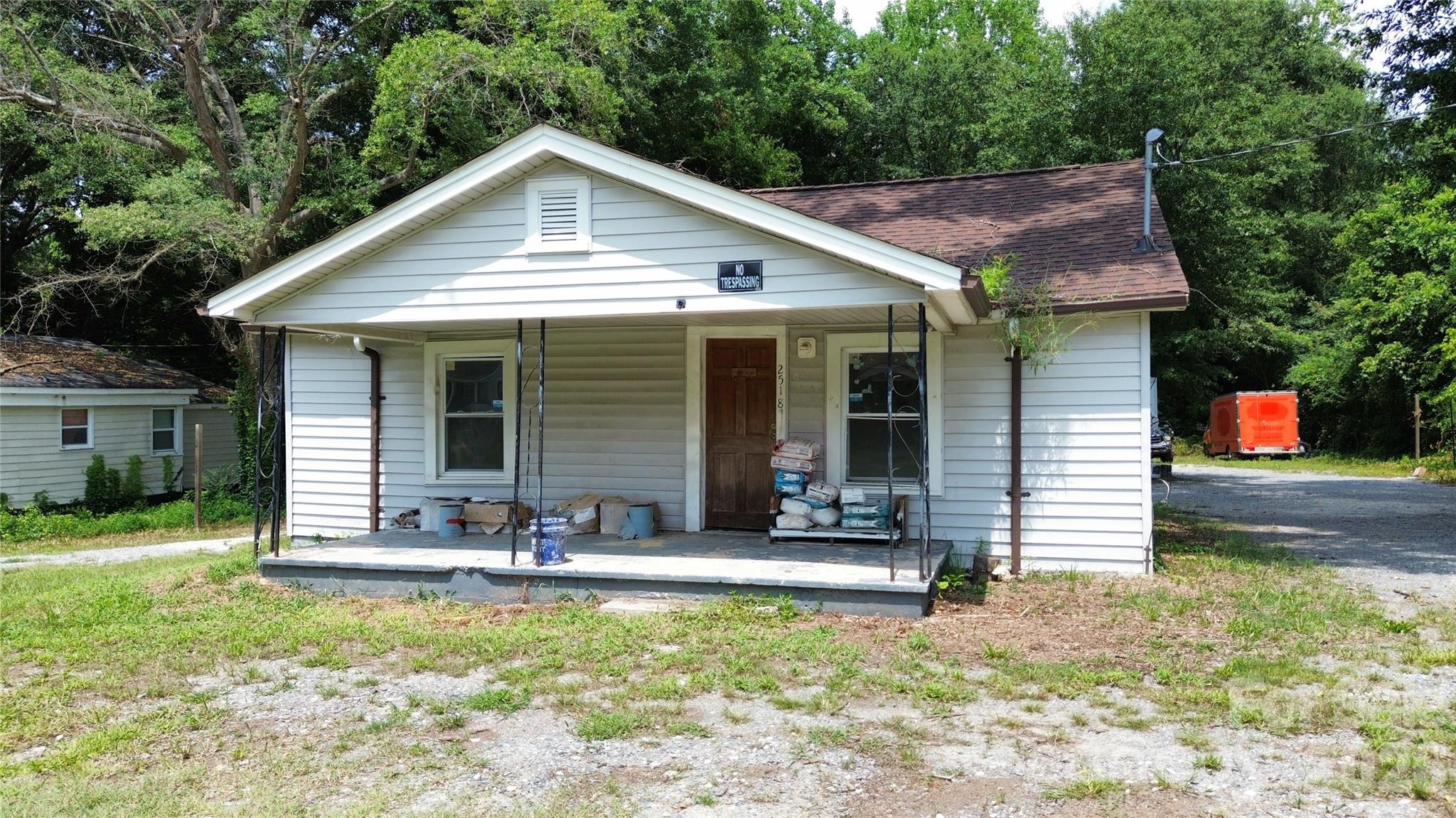 2518 Crescent Lane