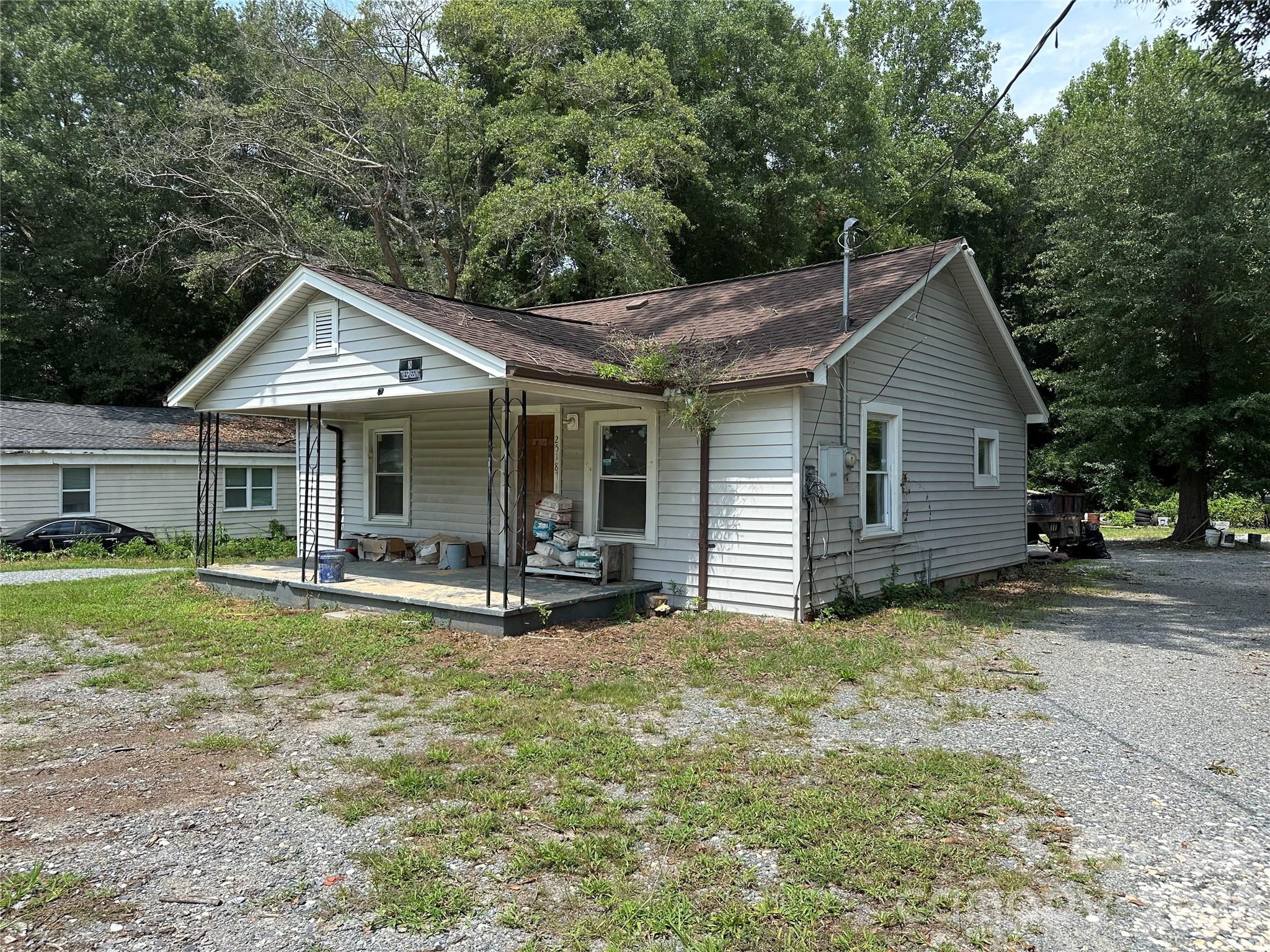 Single Family Residence at 2518 Crescent Lane, Gastonia, photo 5 of 14