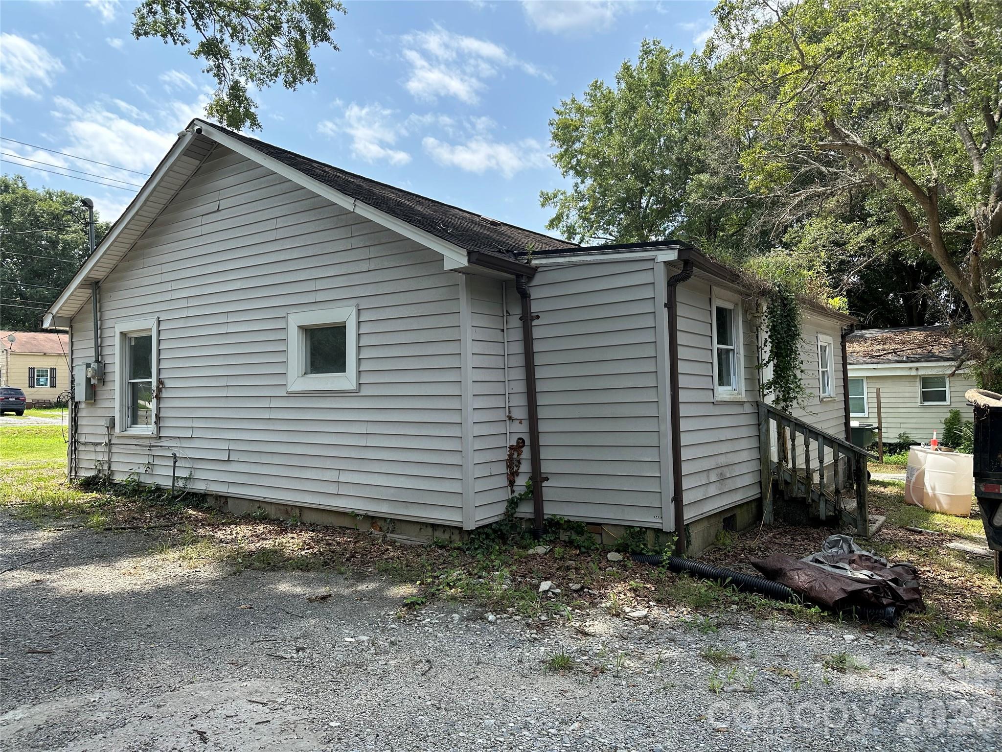 Single Family Residence at 2518 Crescent Lane, Gastonia, photo 7 of 14