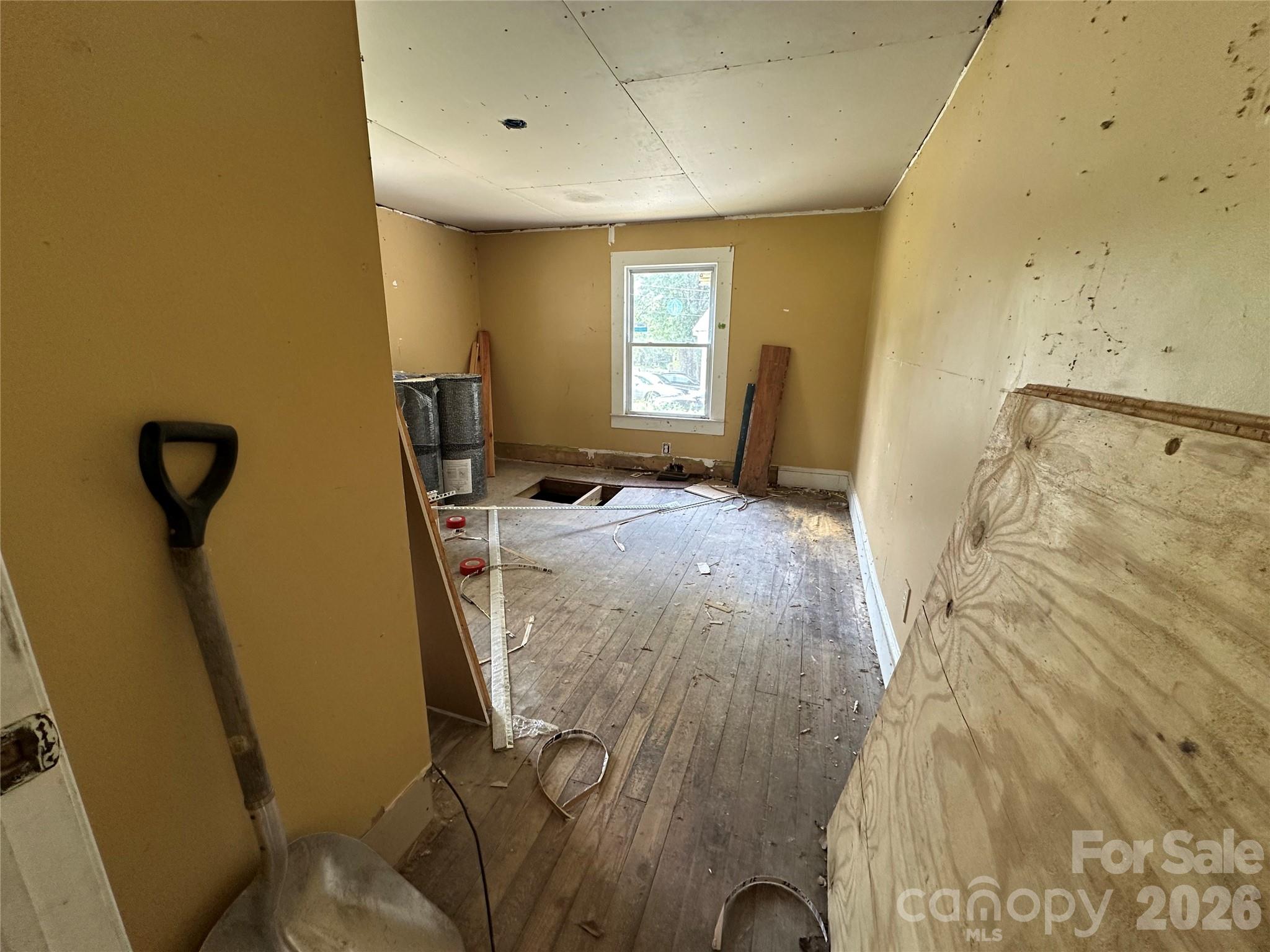 Single Family Residence at 2518 Crescent Lane, Gastonia, photo 13 of 14