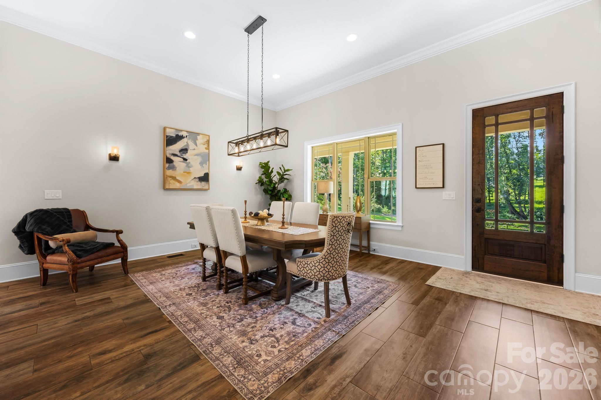 Dining Area - 6334 Long Island Road, Catawba