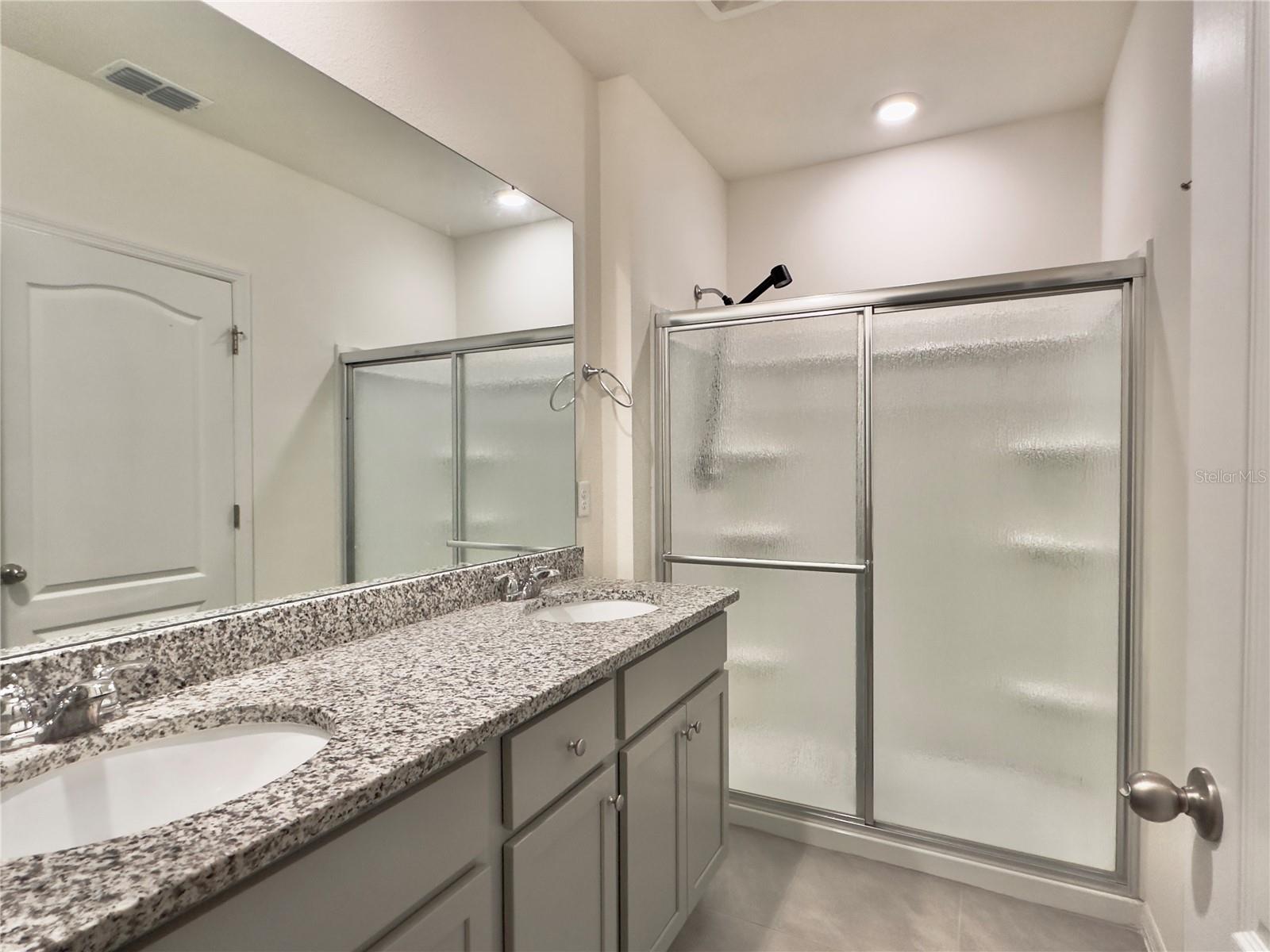 Master Bathroom - 2606 ANGEL FALLS DR, DAVENPORT