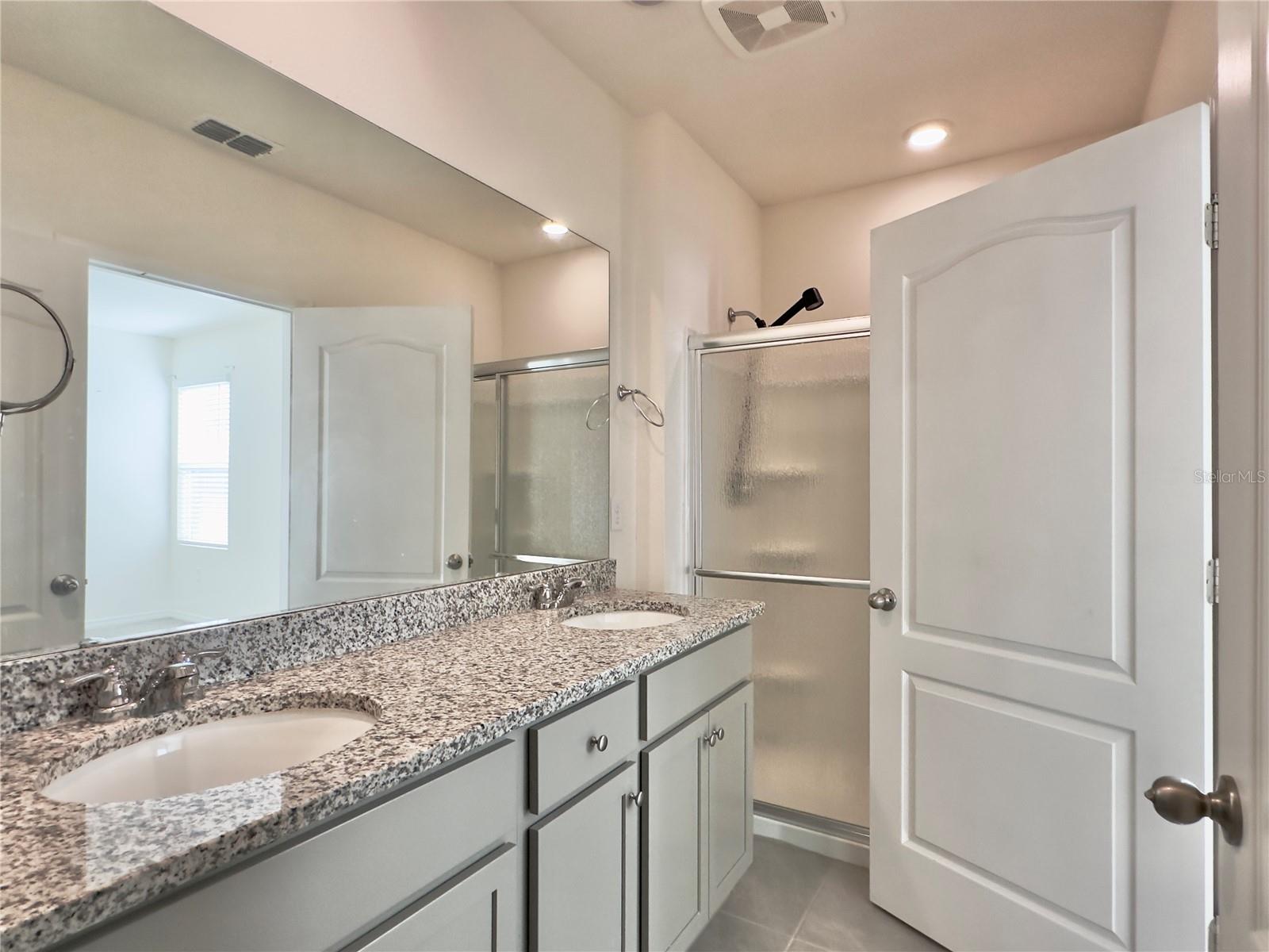 Master Bathroom - 2606 ANGEL FALLS DR, DAVENPORT