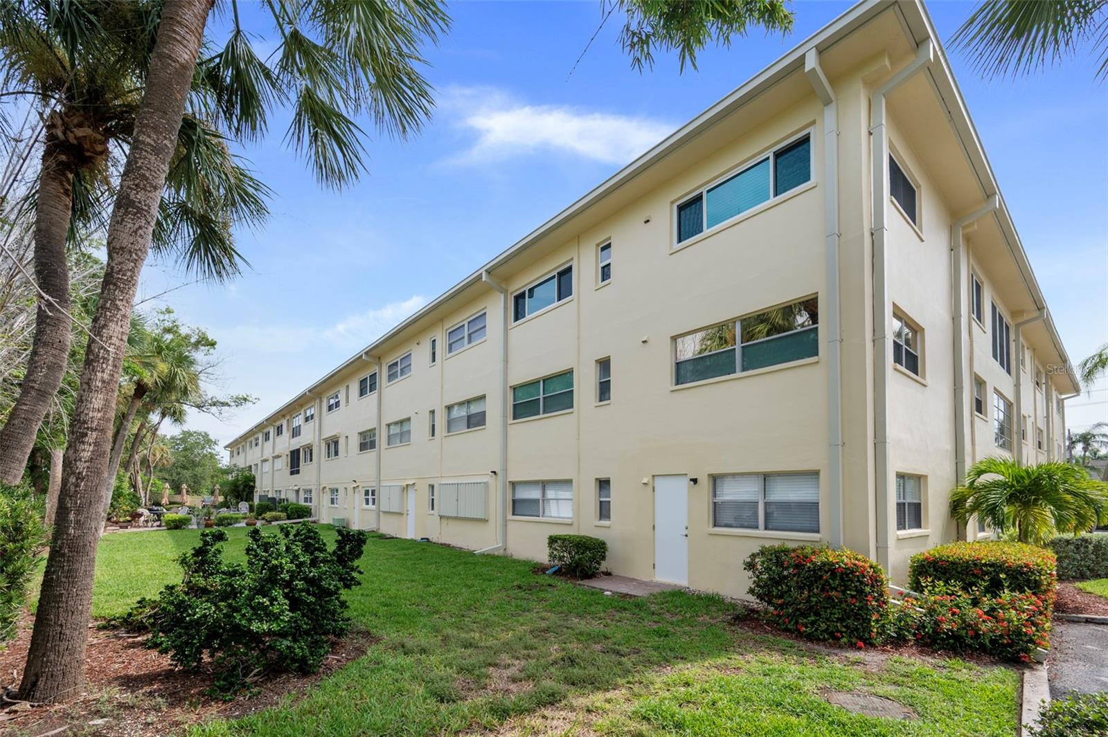 Condominium at 4780 COVE CIRCLE ST #103, ST PETERSBURG, photo 19 of 42